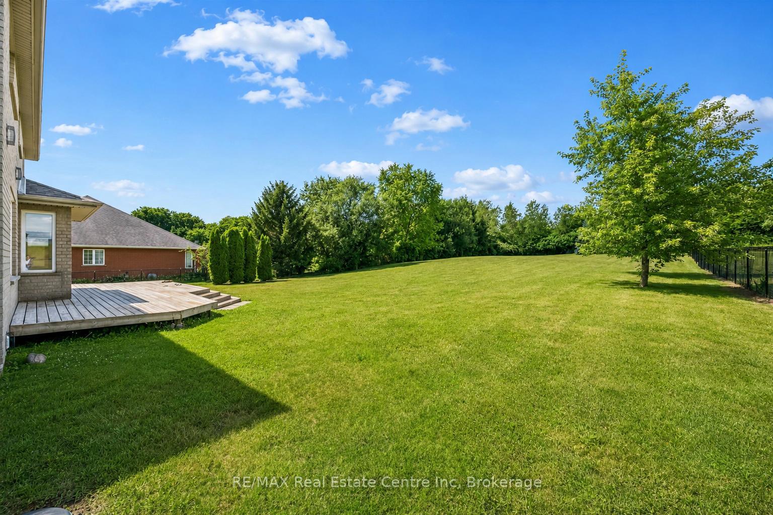 Photo 32 of 12 Telfer Glen Street, Puslinch, Morriston — HOMEH