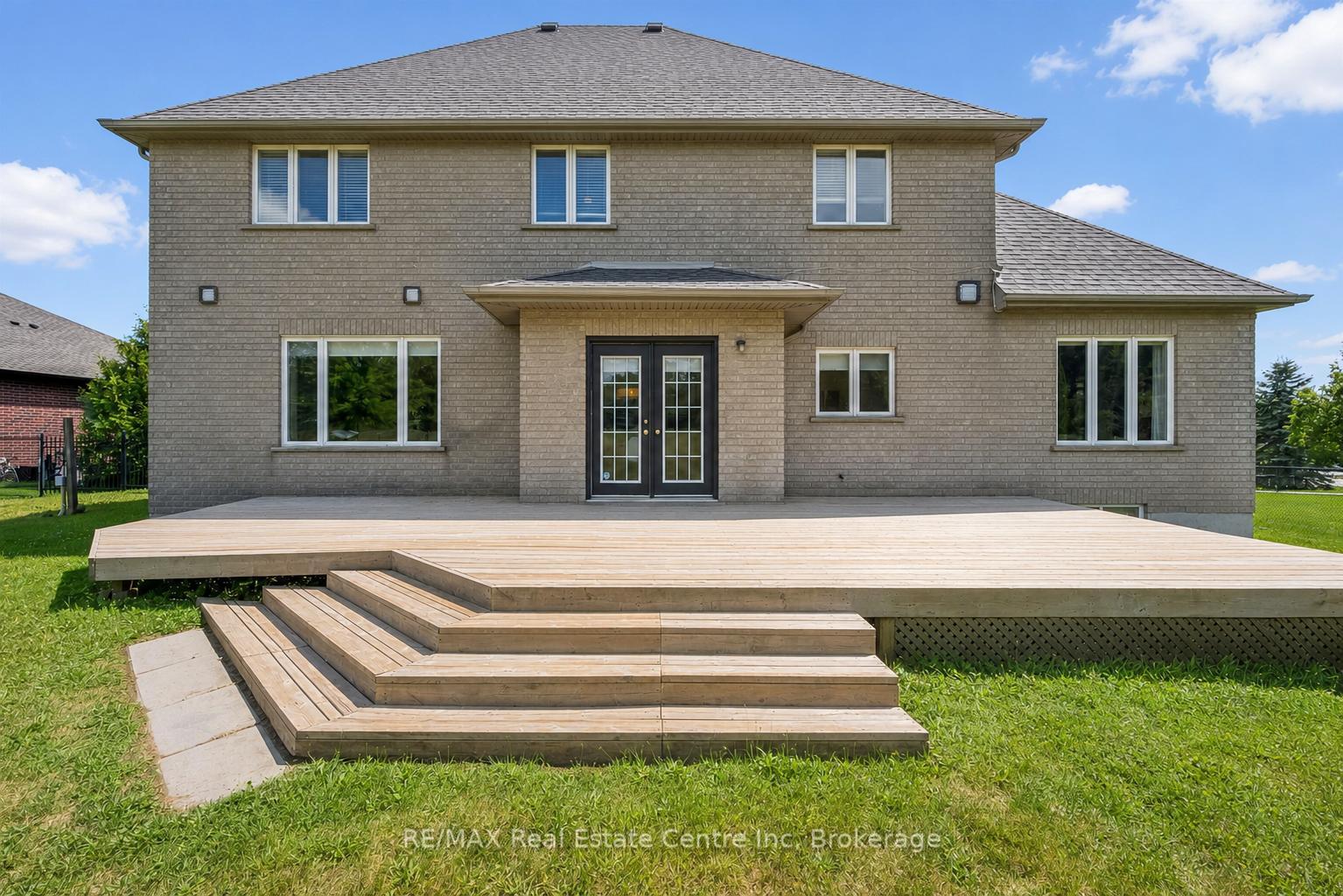 Photo 33 of 12 Telfer Glen Street, Puslinch, Morriston — HOMEH