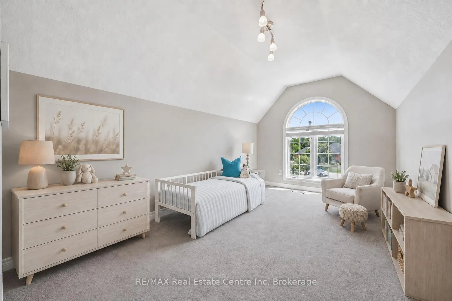 Photo 24 of 12 Telfer Glen Street, Puslinch, Morriston — HOMEH