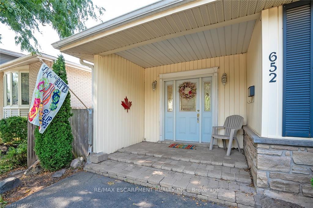 Photo 3 of 652 Ardleigh Crescent, Burlington, Appleby — HOMEH