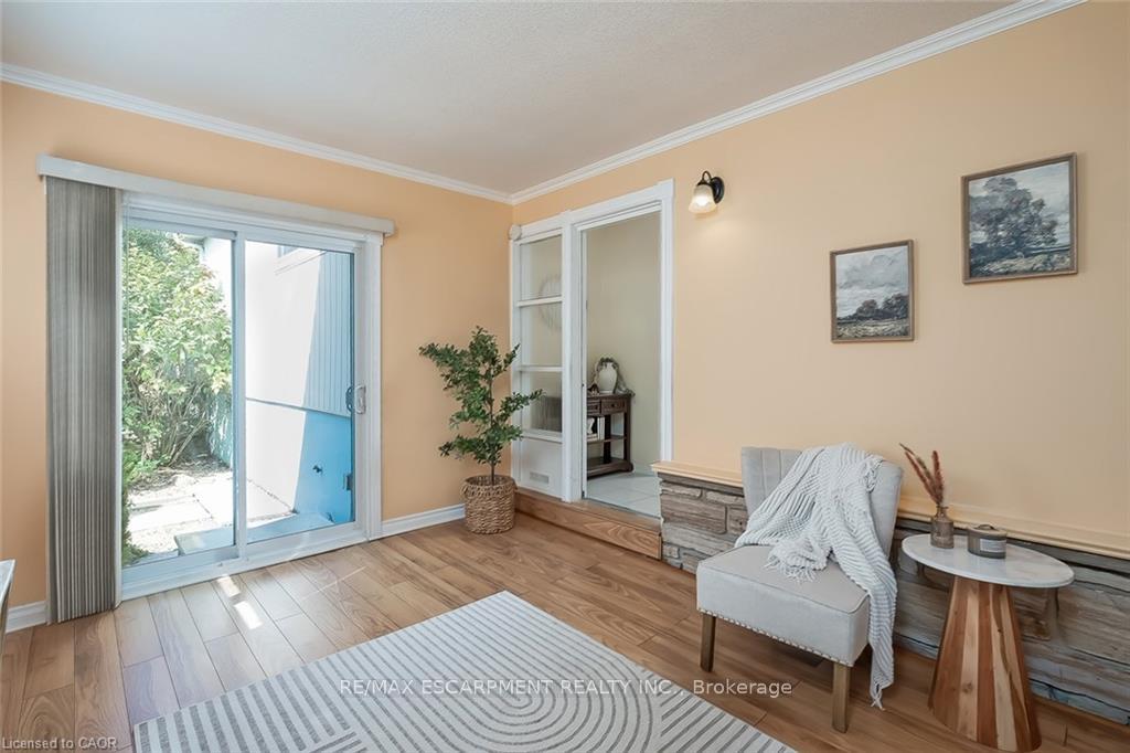 Photo 5 of 652 Ardleigh Crescent, Burlington, Appleby — HOMEH