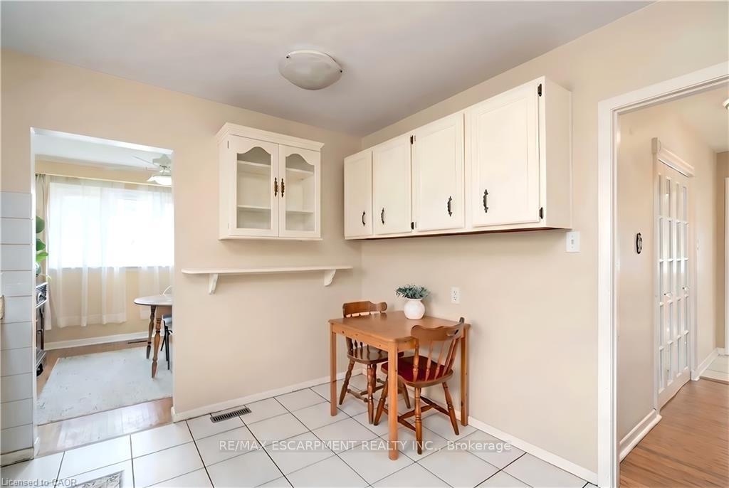 Photo 9 of 652 Ardleigh Crescent, Burlington, Appleby — HOMEH