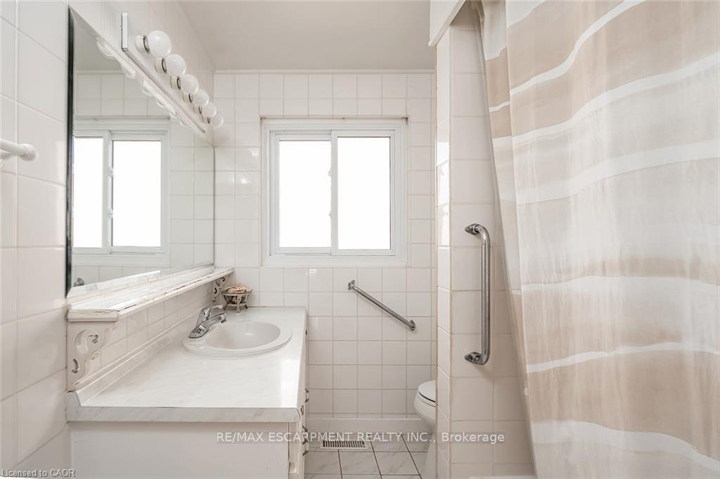 Photo 24 of 652 Ardleigh Crescent, Burlington, Appleby — HOMEH