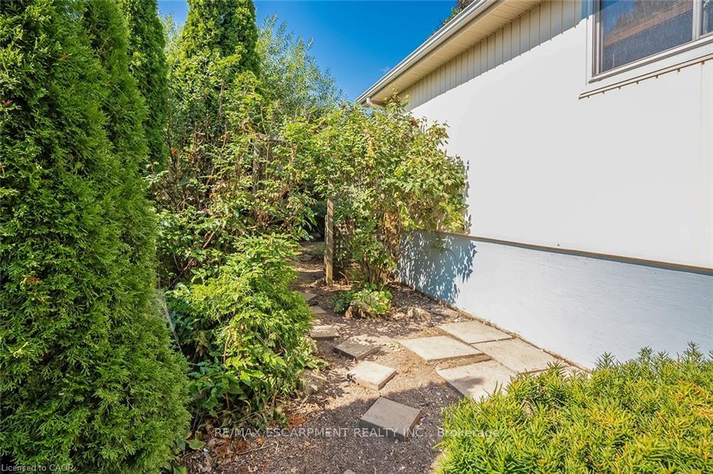 Photo 33 of 652 Ardleigh Crescent, Burlington, Appleby — HOMEH