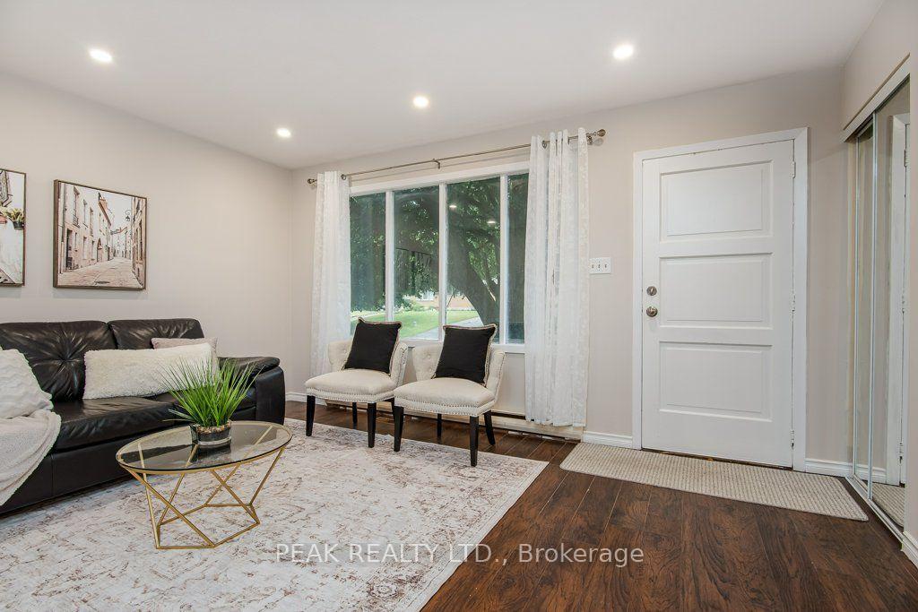 Photo 4 of Unit A, 185 Cedarvale Crescent, Waterloo, Lakeshore Village — HOMEH