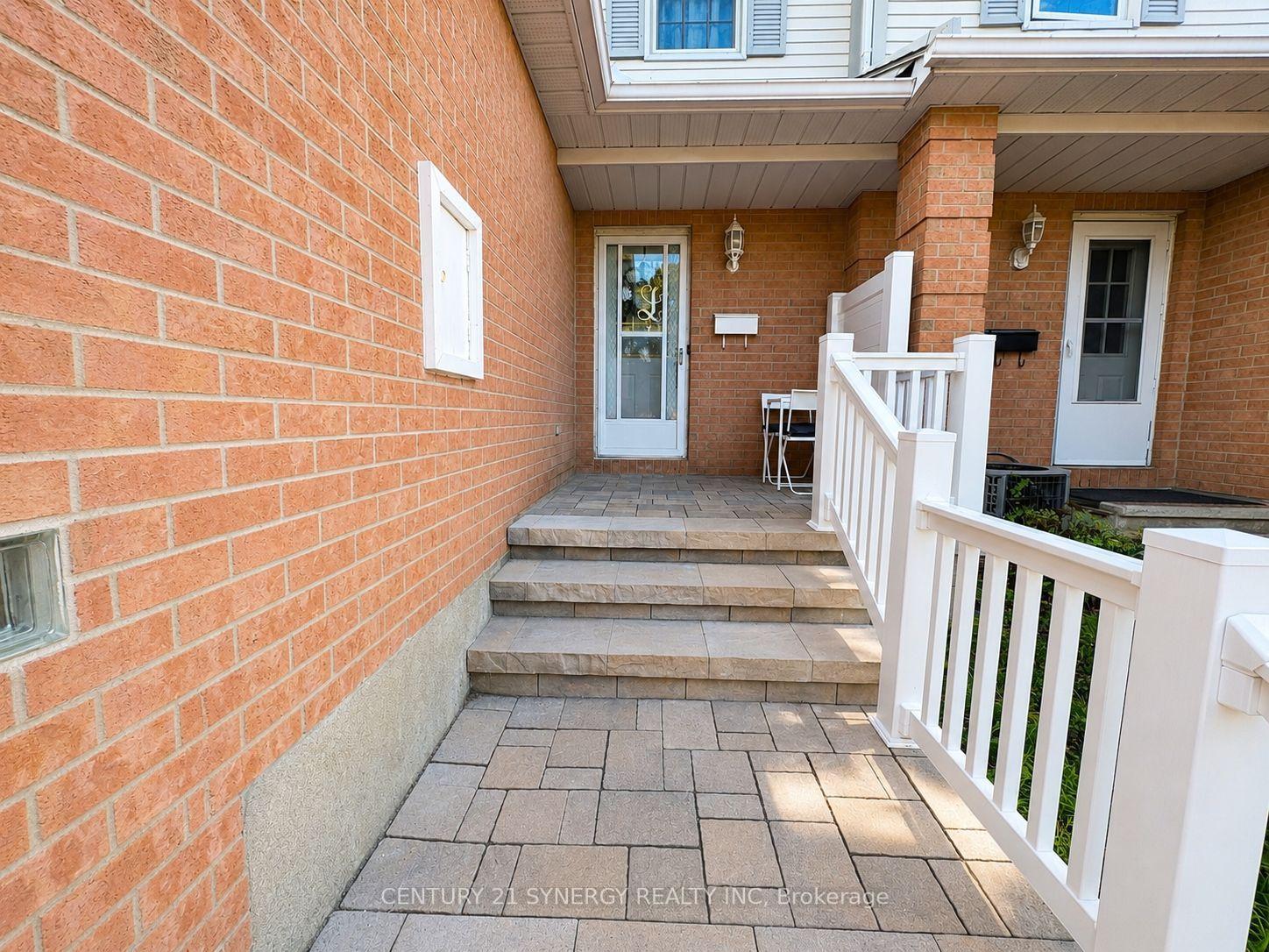 Photo 3 of 757 Clearcrest Crescent, Ottawa, Fallingbrook/Ridgemount — HOMEH
