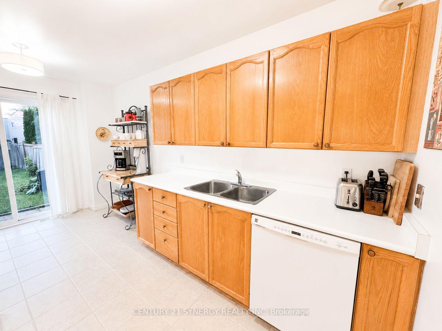 Photo 10 of 757 Clearcrest Crescent, Ottawa, Fallingbrook/Ridgemount — HOMEH