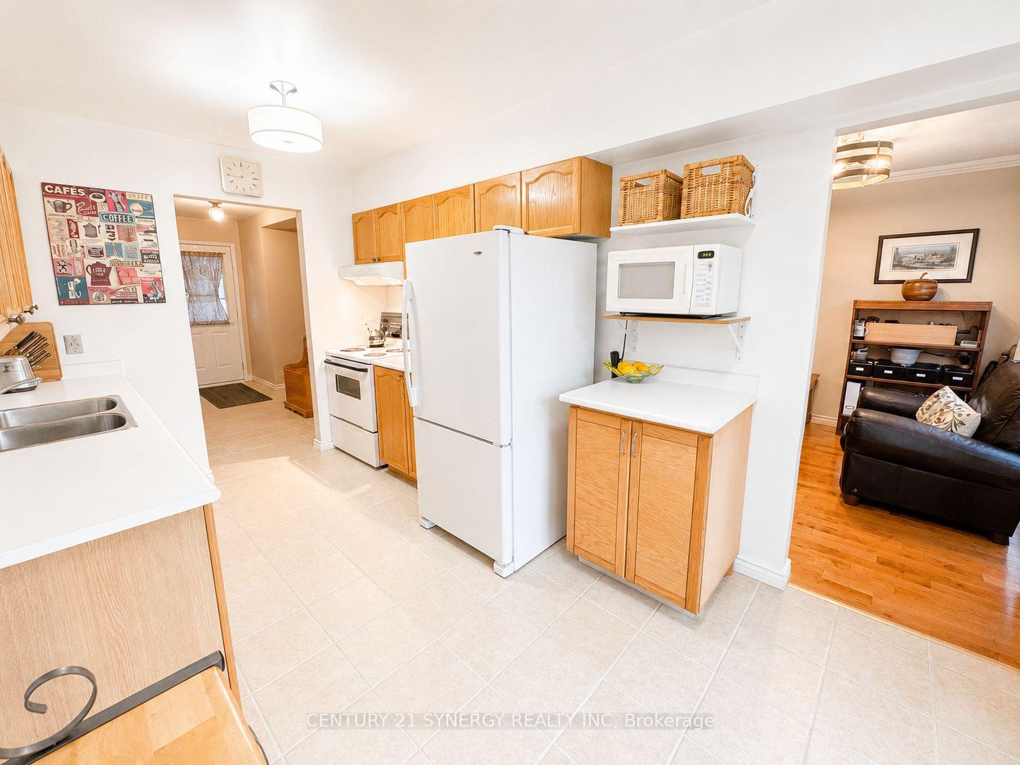 Photo 13 of 757 Clearcrest Crescent, Ottawa, Fallingbrook/Ridgemount — HOMEH