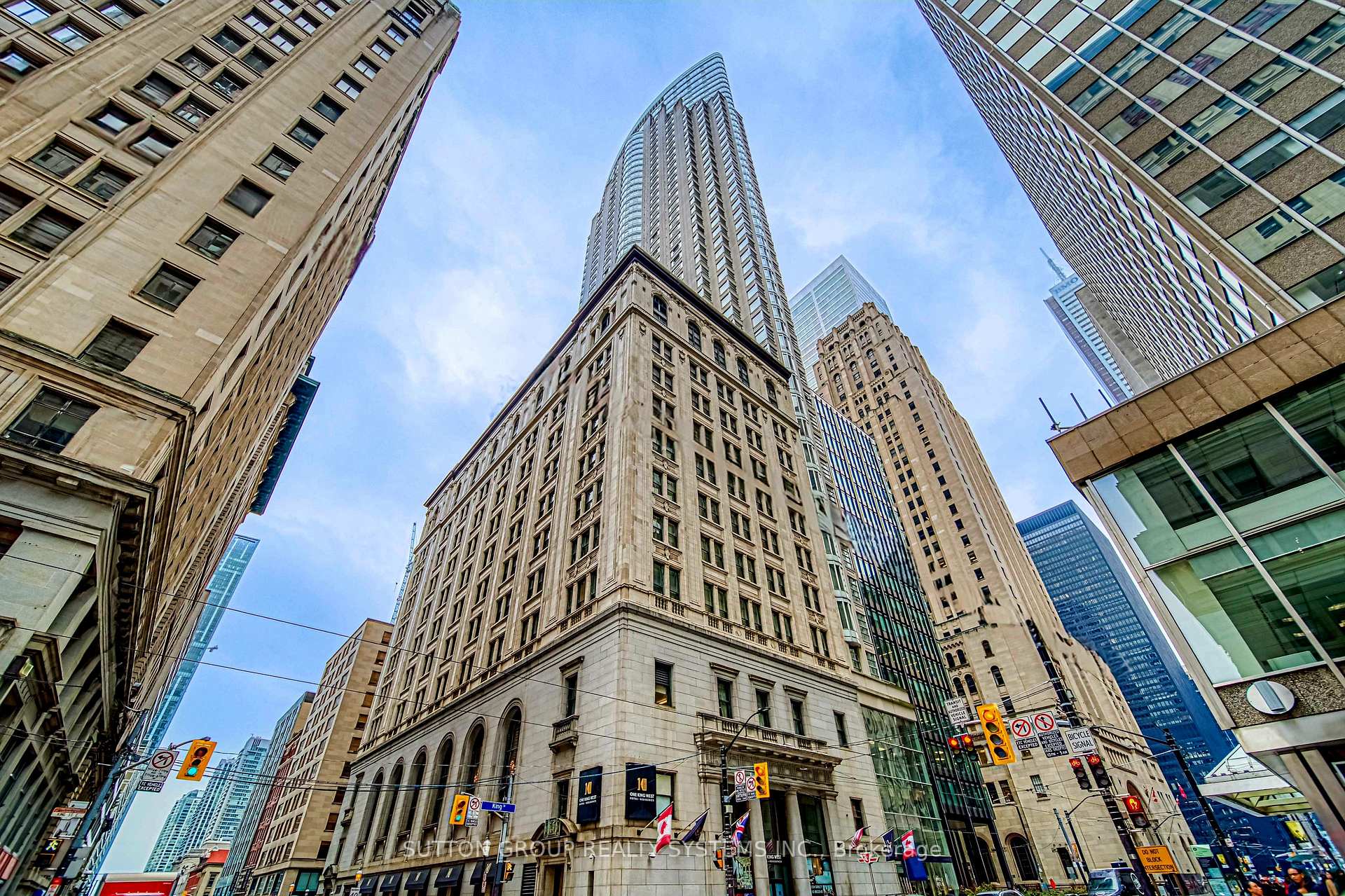 Photo 2 of Unit 915, 1 King Street W, Toronto, Bay Street Corridor — HOMEH