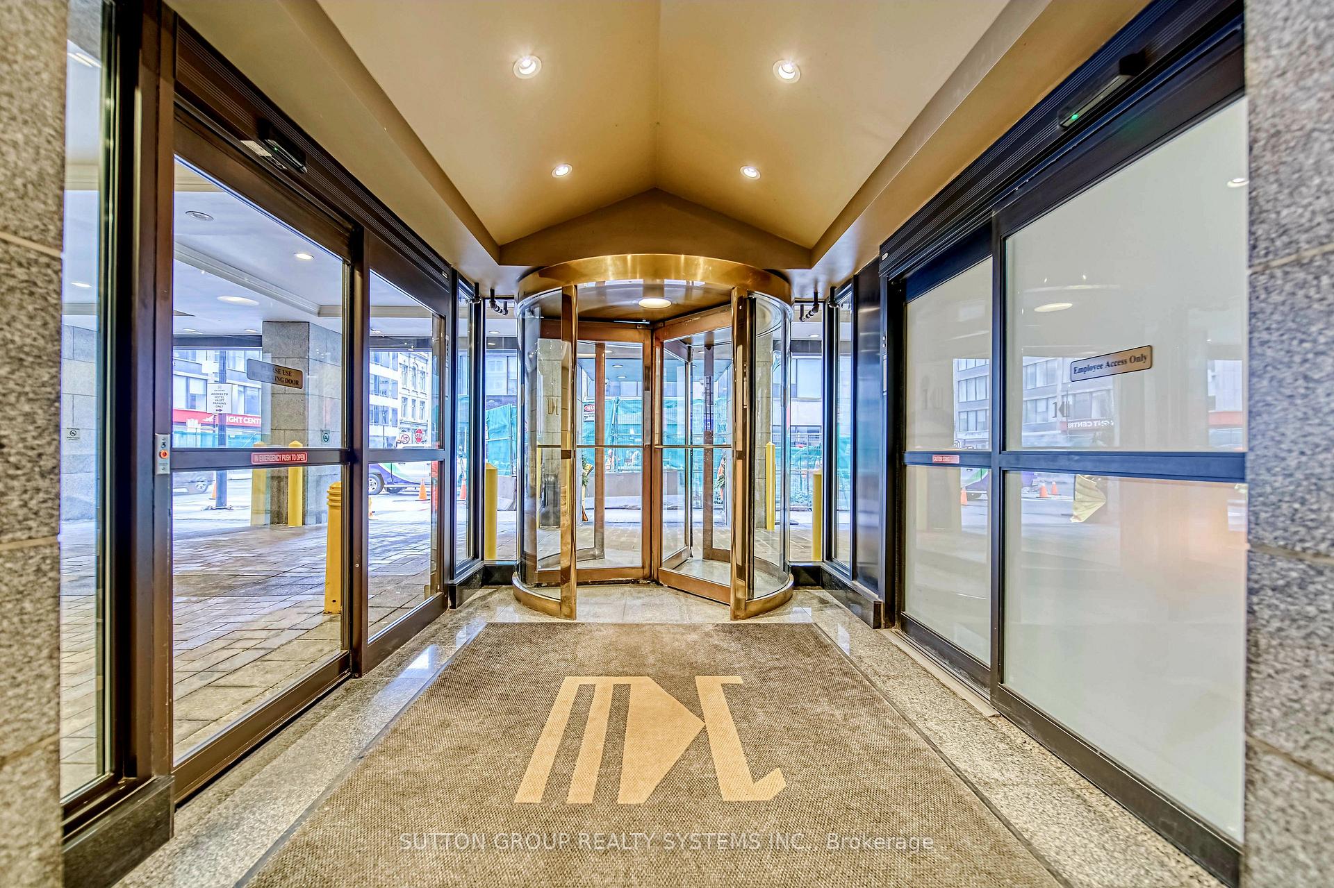 Photo 3 of Unit 915, 1 King Street W, Toronto, Bay Street Corridor — HOMEH