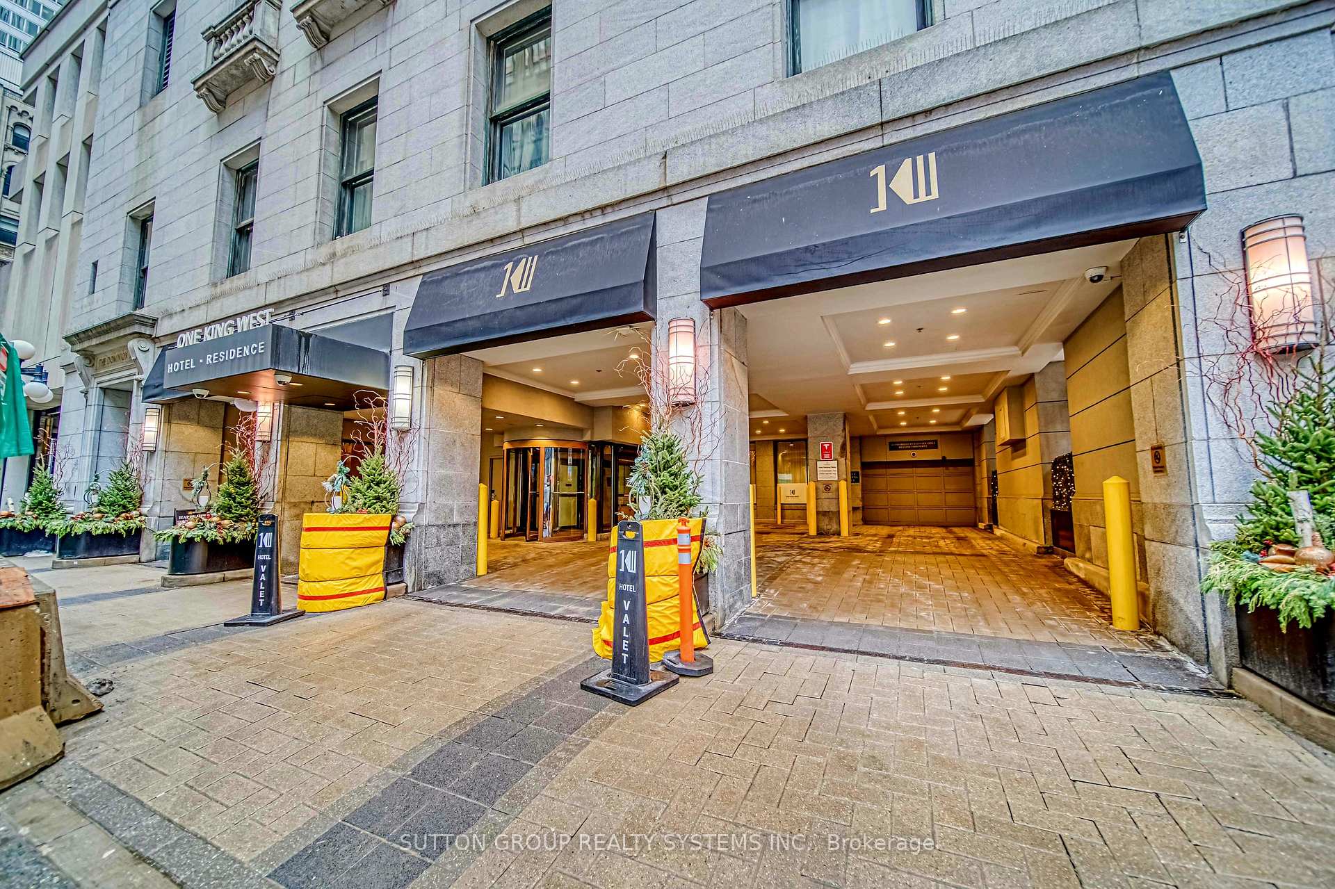 Photo 4 of Unit 915, 1 King Street W, Toronto, Bay Street Corridor — HOMEH