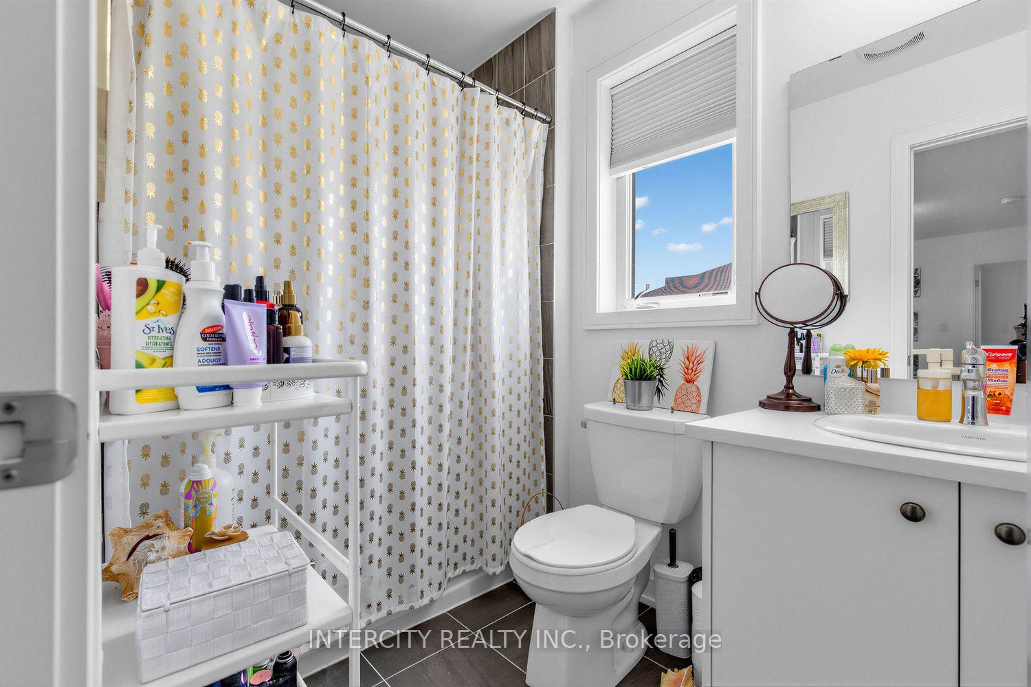 Photo 18 of Unit 59, 84 Appletree Lane, Barrie, Innis-Shore — HOMEH