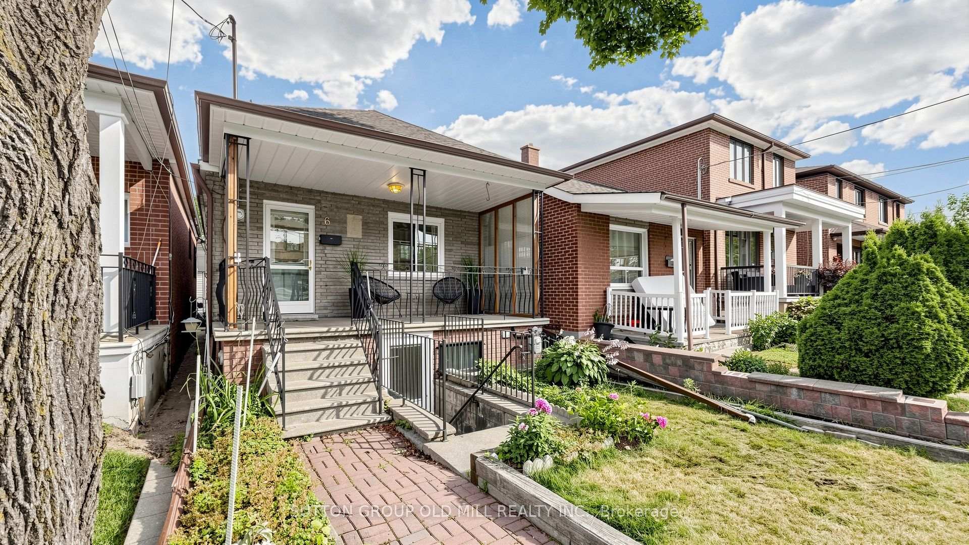 Photo 3 of 6 Hilldale Road, Toronto, Rockcliffe-Smythe — HOMEH