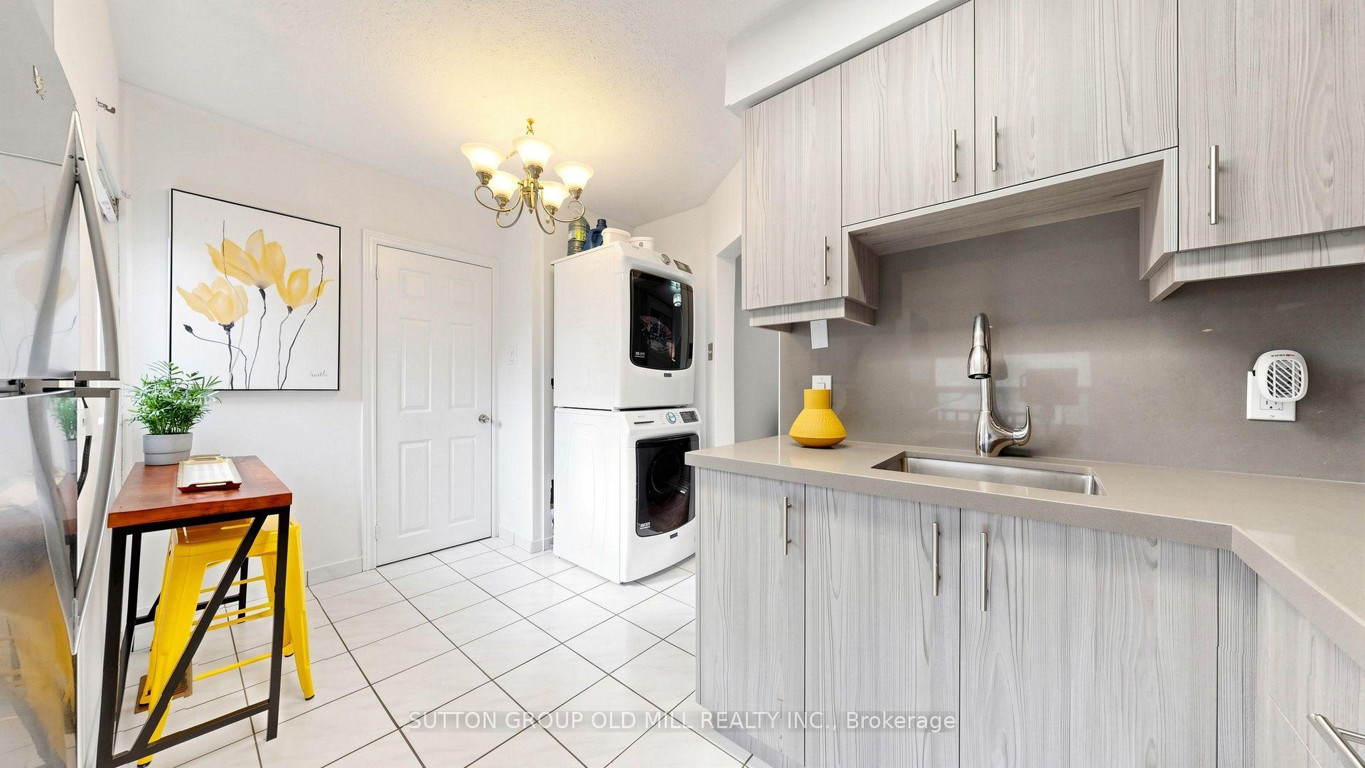 Photo 12 of 6 Hilldale Road, Toronto, Rockcliffe-Smythe — HOMEH