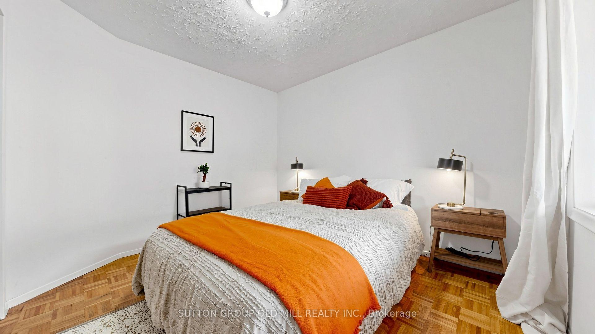 Photo 18 of 6 Hilldale Road, Toronto, Rockcliffe-Smythe — HOMEH