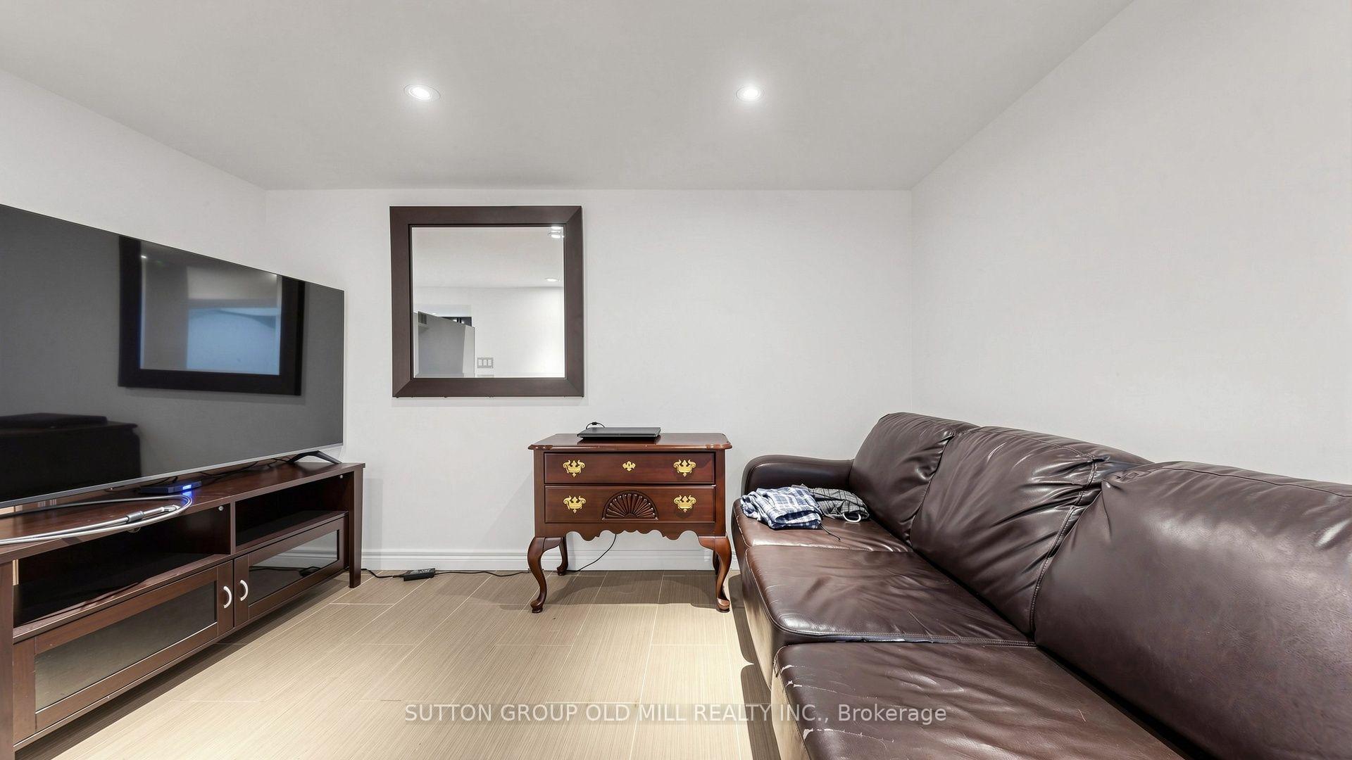 Photo 26 of 6 Hilldale Road, Toronto, Rockcliffe-Smythe — HOMEH