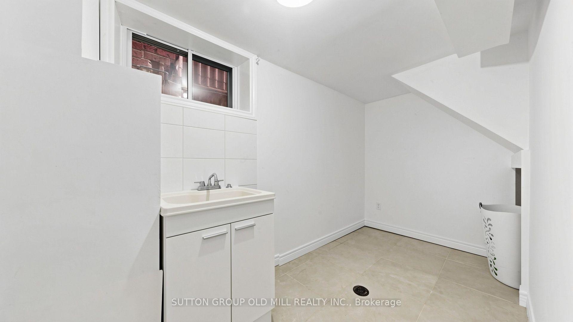 Photo 34 of 6 Hilldale Road, Toronto, Rockcliffe-Smythe — HOMEH