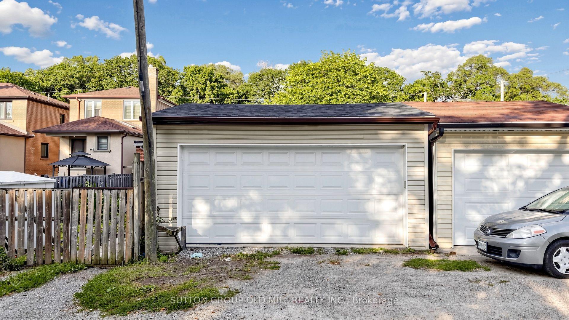Photo 42 of 6 Hilldale Road, Toronto, Rockcliffe-Smythe — HOMEH