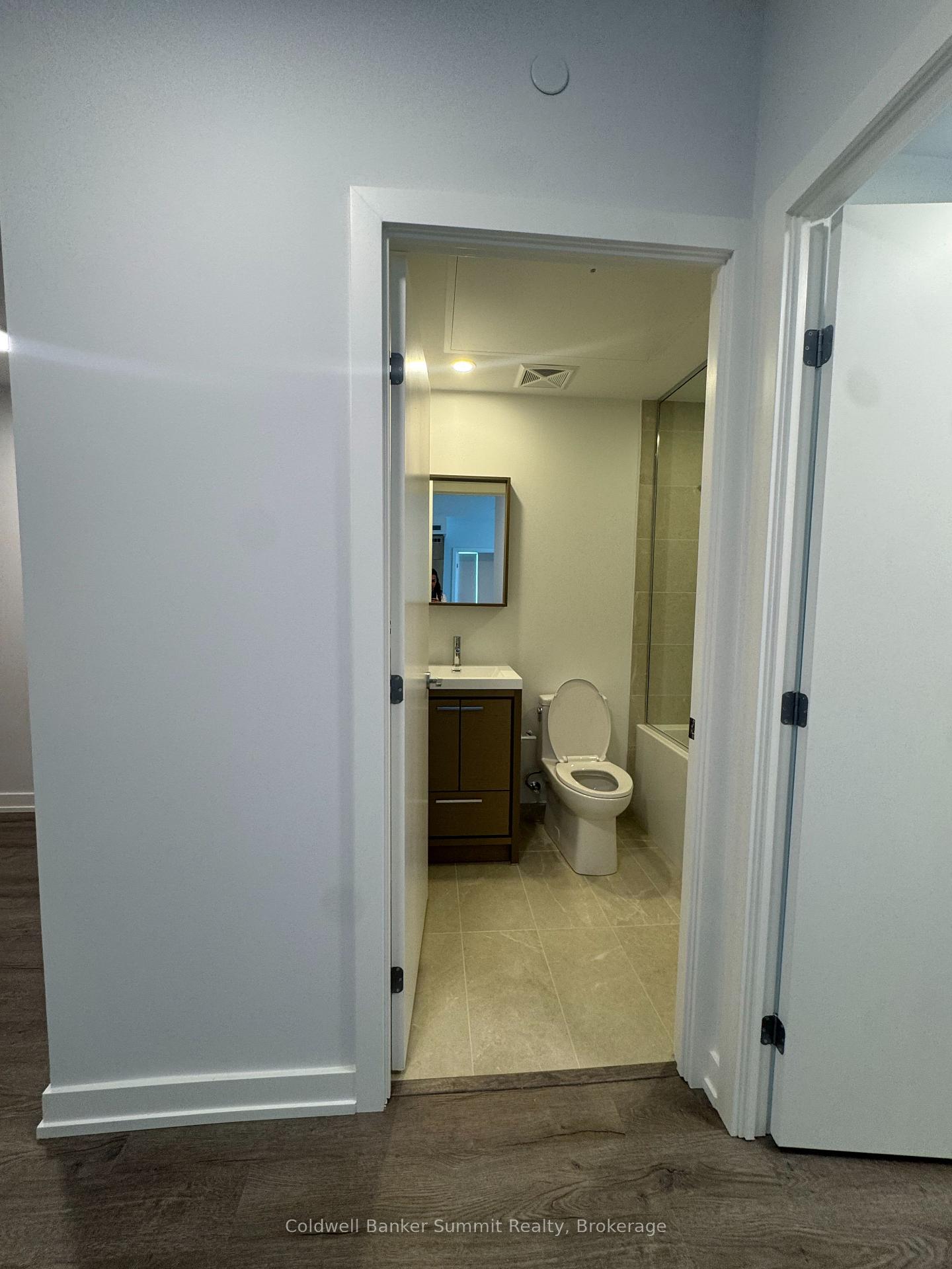 Photo 13 of Unit 502B, 2851 Highway 7 Road, Vaughan, Vaughan Corporate Centre — HOMEH