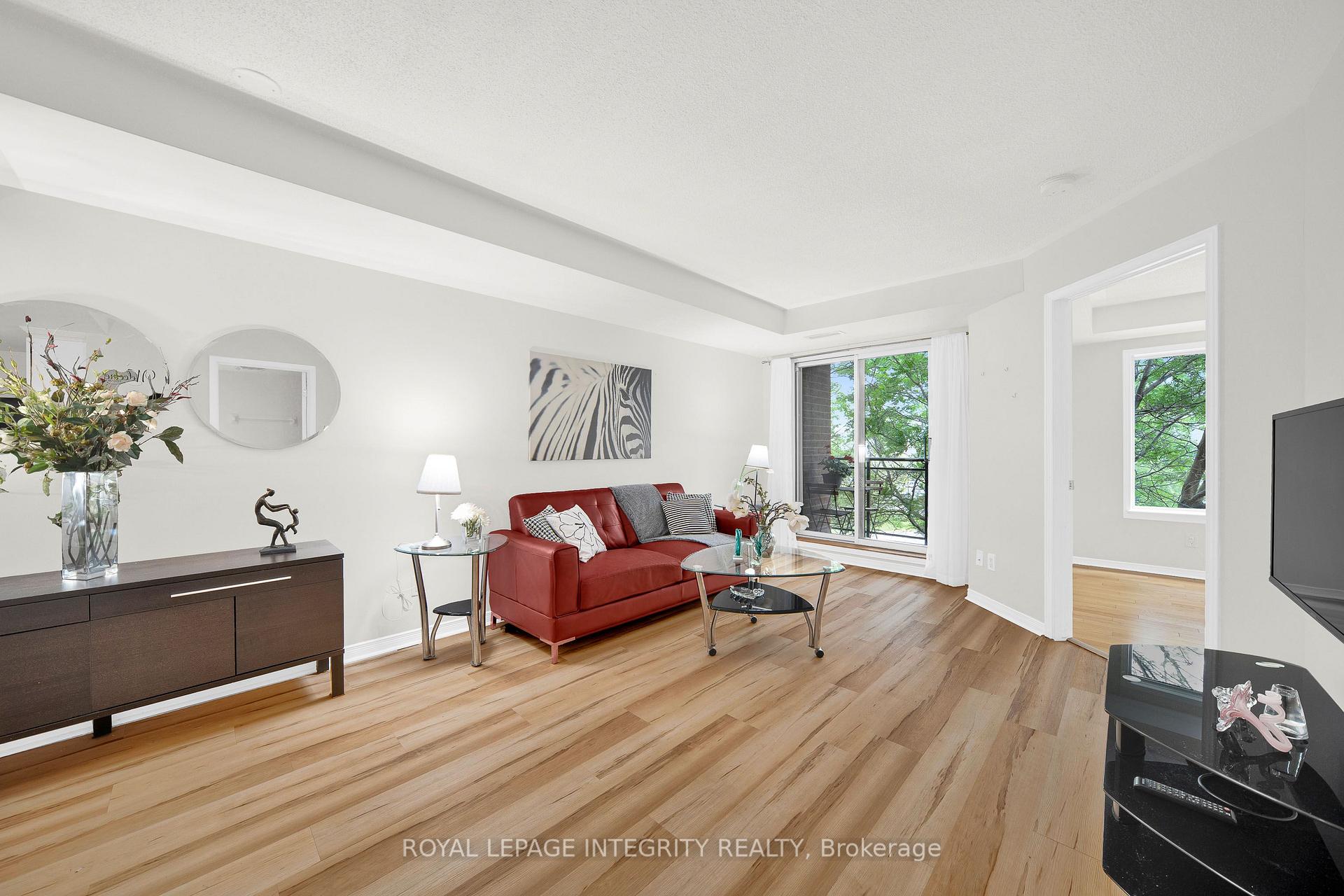 Photo 6 of Unit 3M, 310 Central Park Drive, Ottawa, Central Park — HOMEH