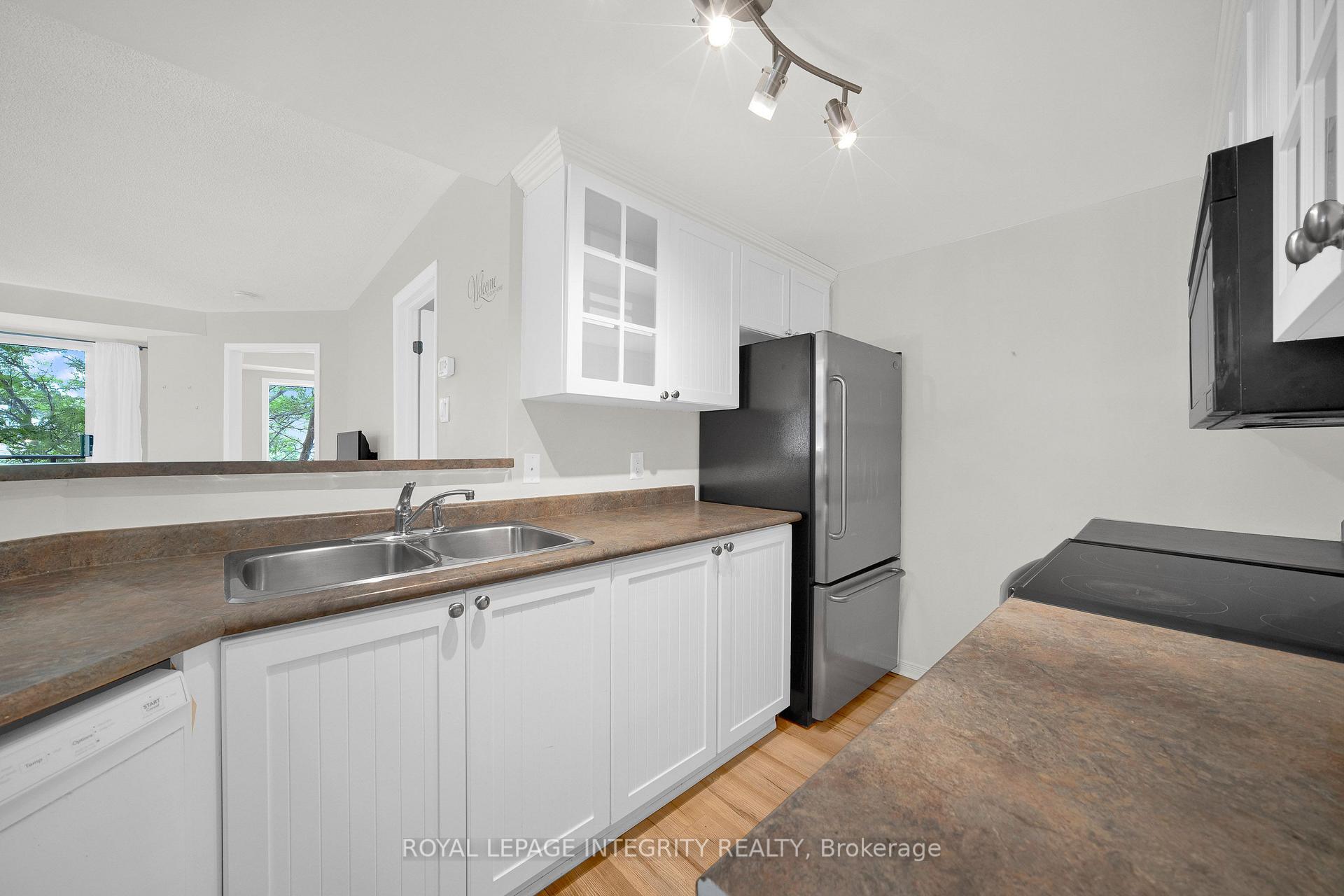 Photo 14 of Unit 3M, 310 Central Park Drive, Ottawa, Central Park — HOMEH