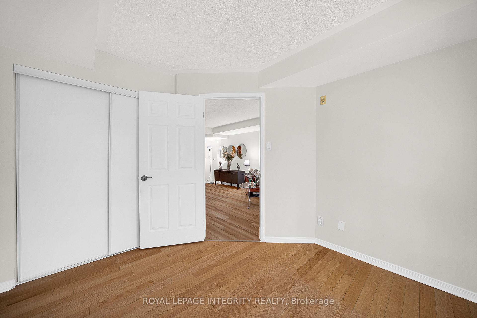 Photo 23 of Unit 3M, 310 Central Park Drive, Ottawa, Central Park — HOMEH