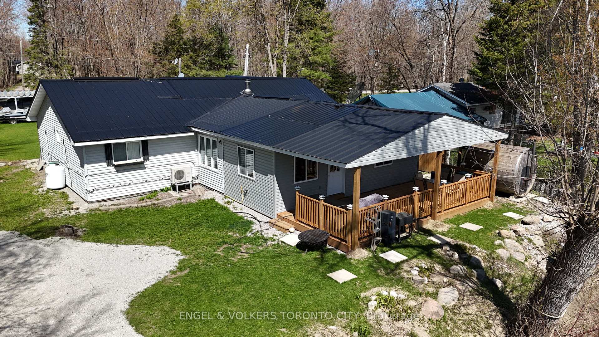 Photo 3 of 7229 Davy Drive, Ramara, Rural Ramara — HOMEH