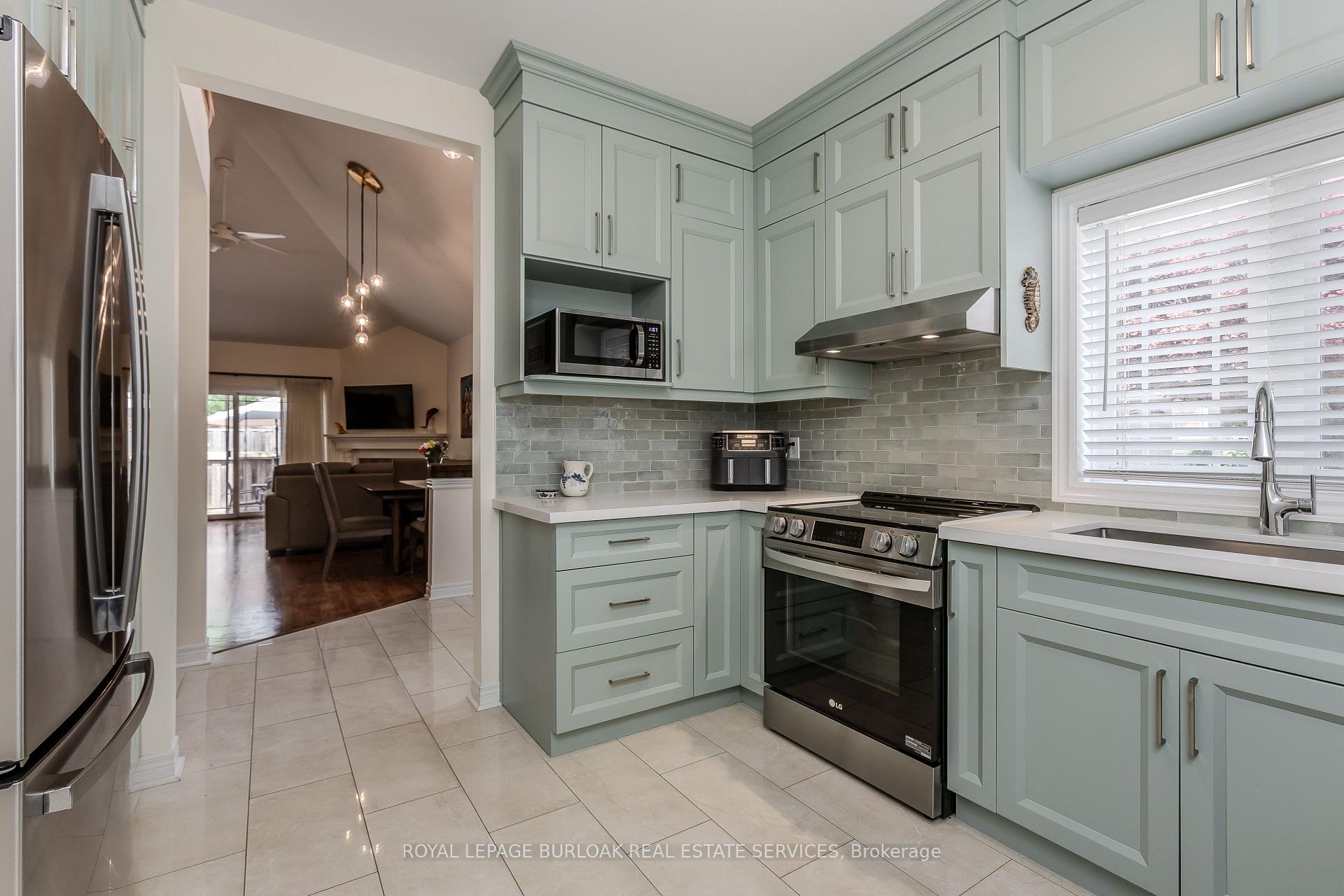 Photo 7 of Unit 33, 2169 Orchard Road, Burlington, Orchard — HOMEH