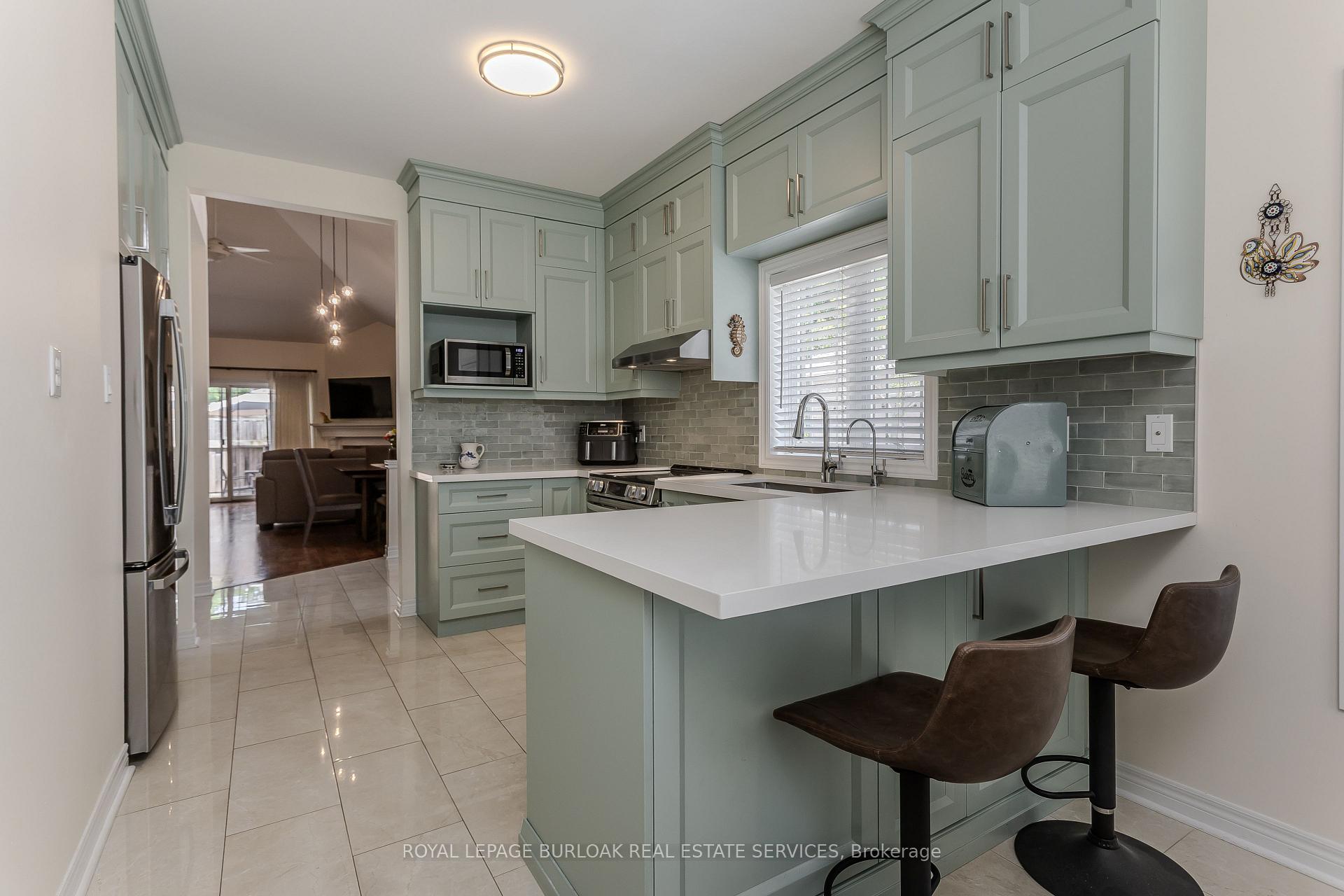 Photo 8 of Unit 33, 2169 Orchard Road, Burlington, Orchard — HOMEH