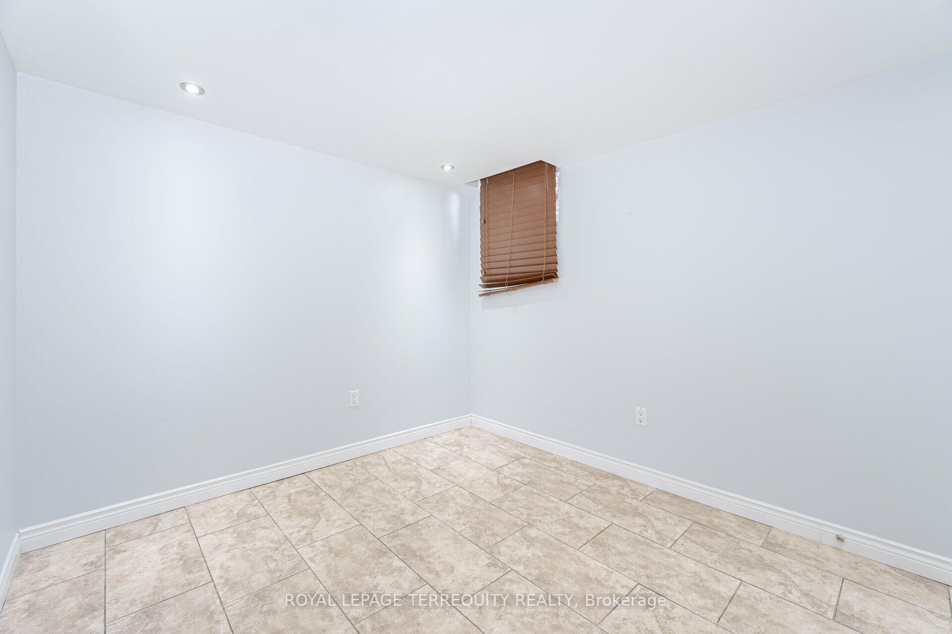 Photo 10 of 26 Glencastle Square, Brampton, Northgate — HOMEH