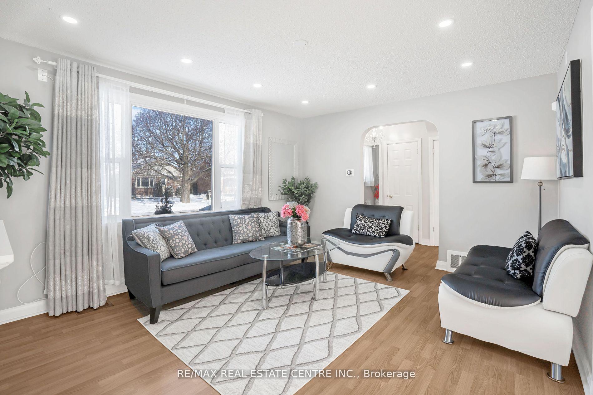Photo 7 of 401 Elgin St Street E, Oshawa, O'Neill — HOMEH
