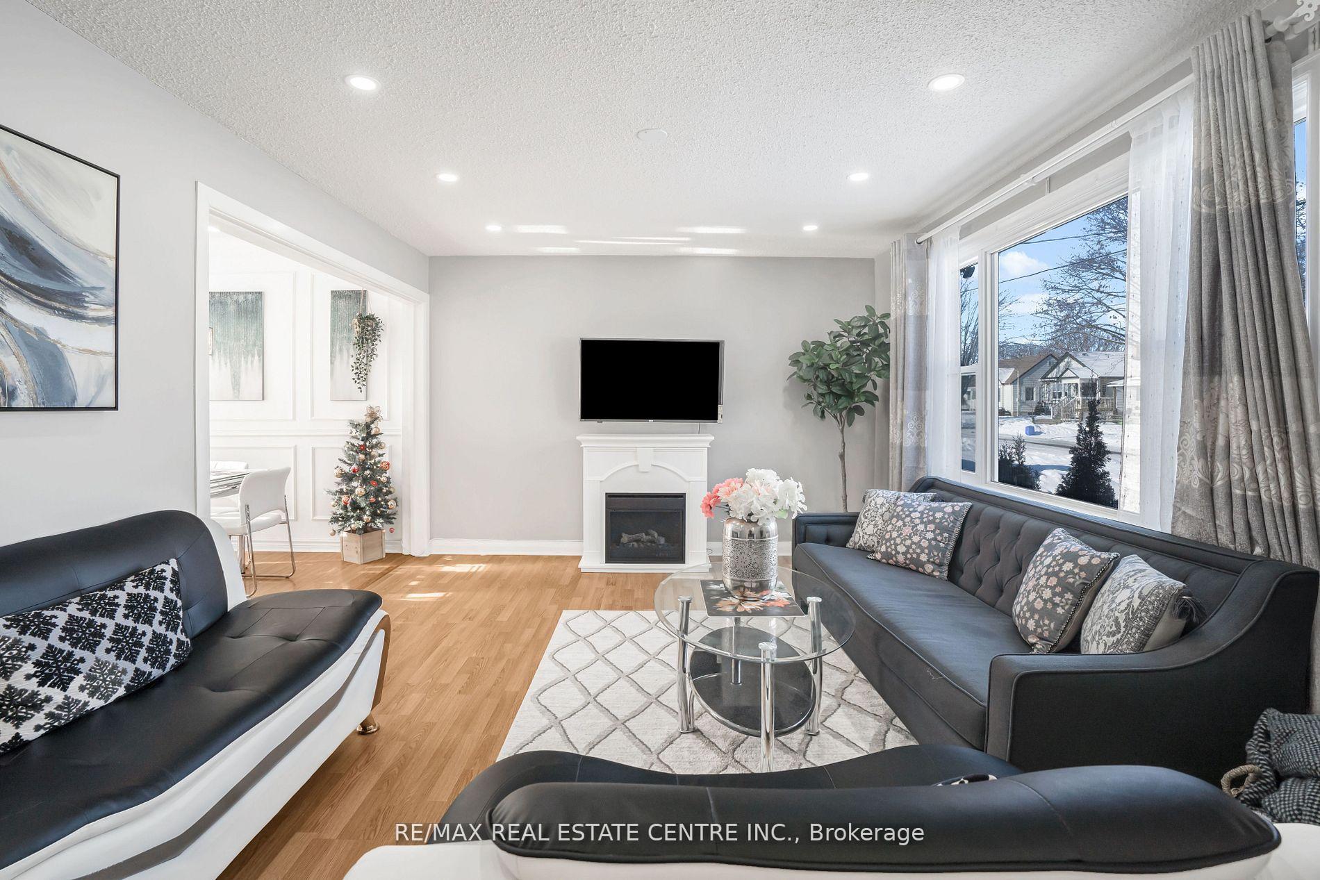 Photo 8 of 401 Elgin St Street E, Oshawa, O'Neill — HOMEH