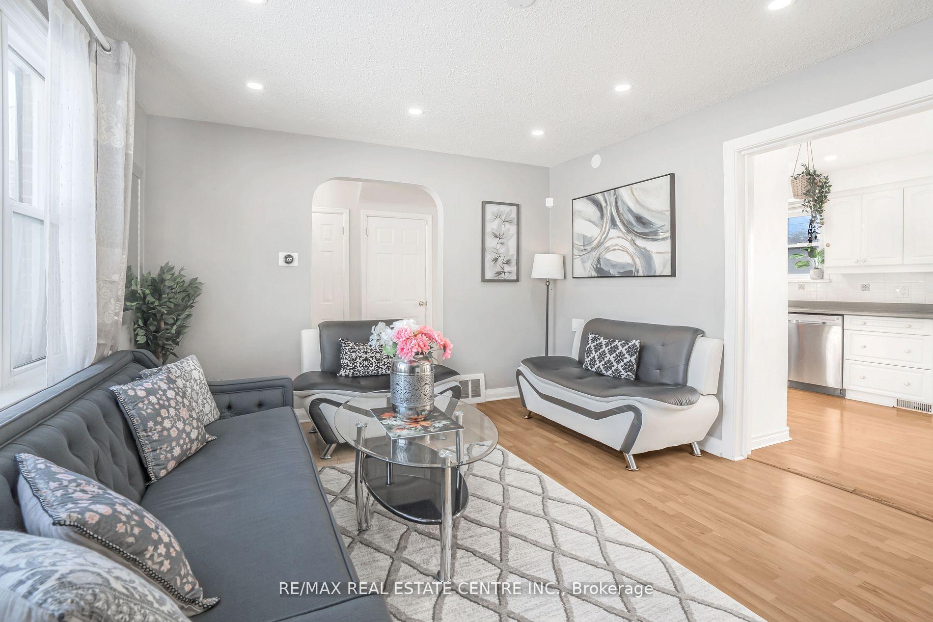 Photo 11 of 401 Elgin St Street E, Oshawa, O'Neill — HOMEH