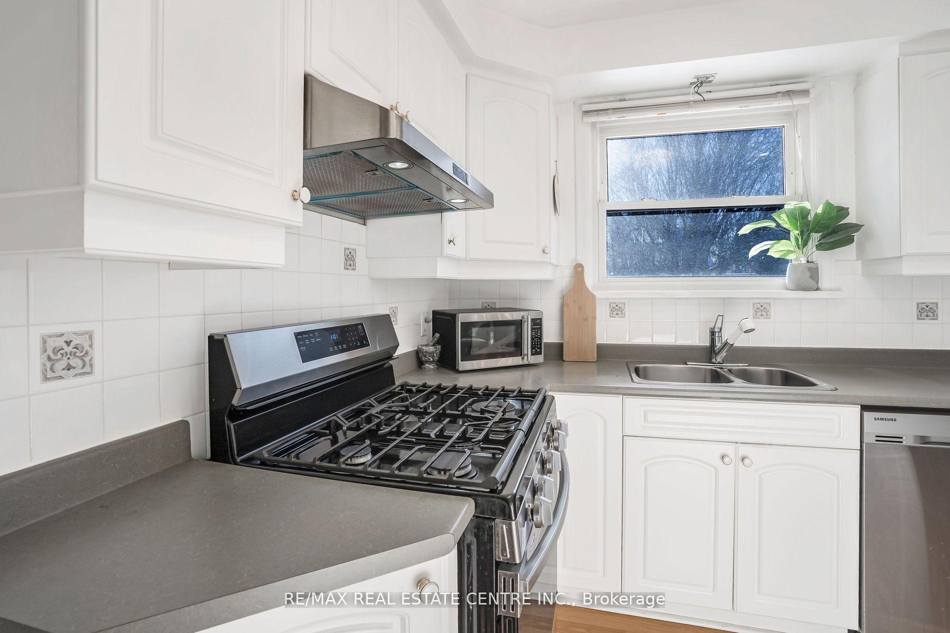 Photo 14 of 401 Elgin St Street E, Oshawa, O'Neill — HOMEH