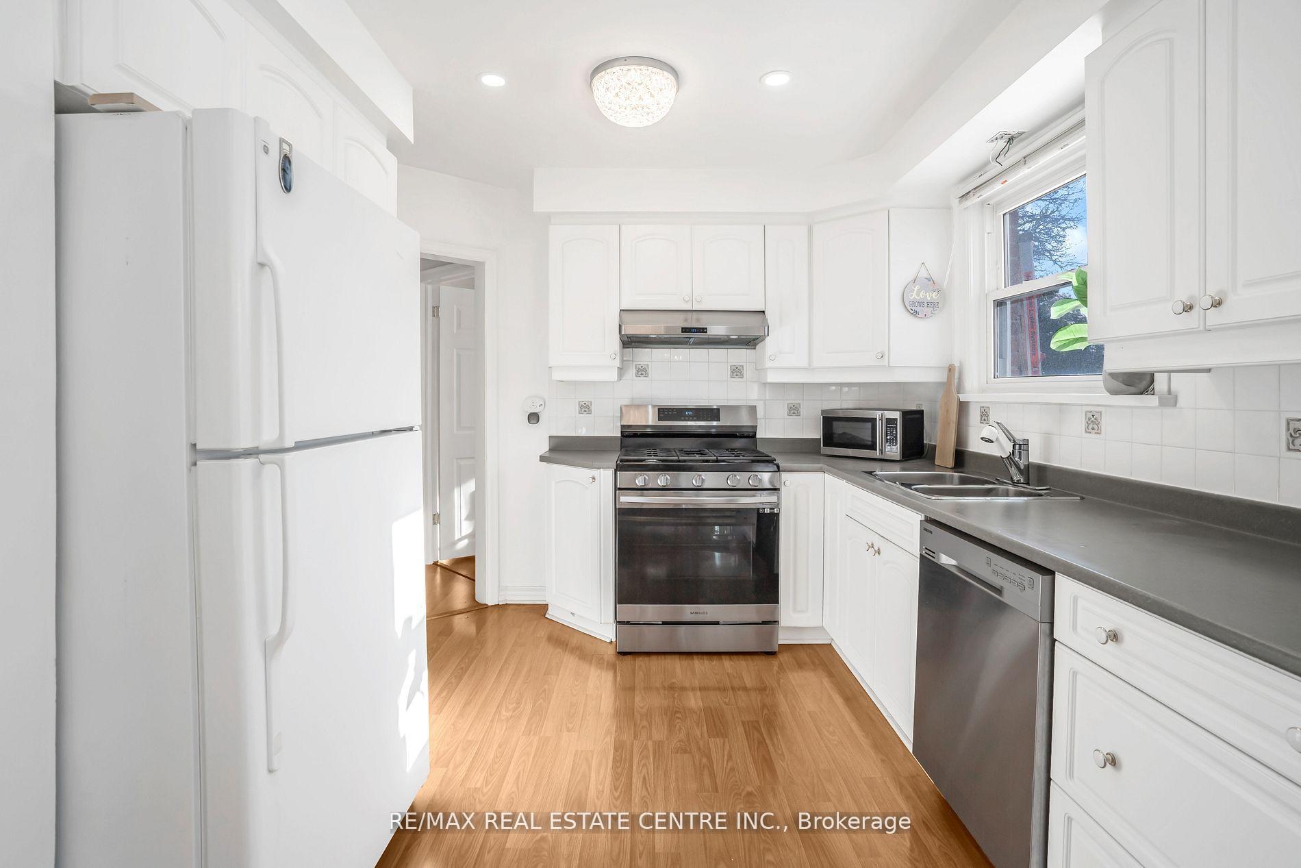 Photo 16 of 401 Elgin St Street E, Oshawa, O'Neill — HOMEH