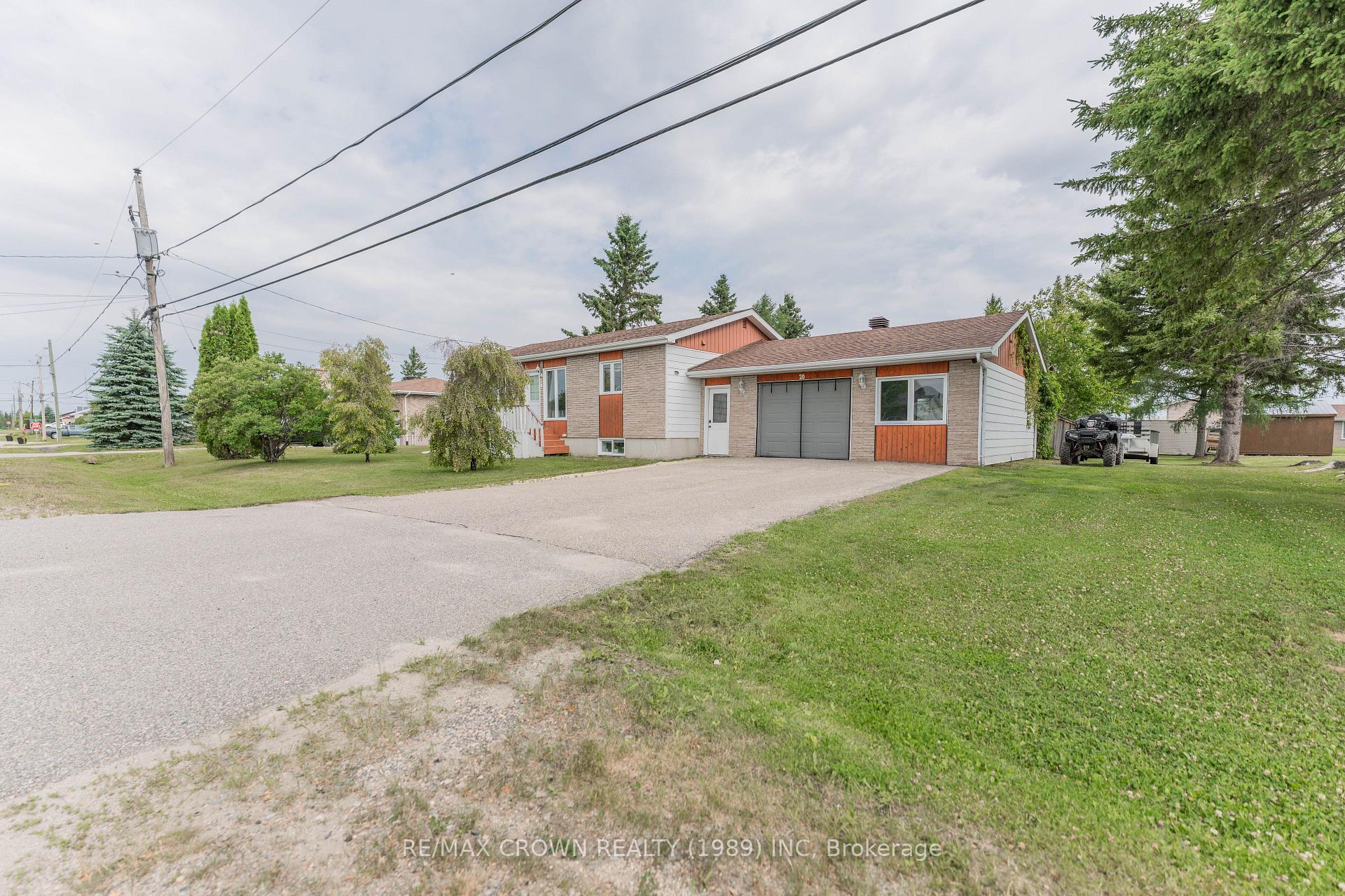 Front of 20 Municipale Street Val Rita