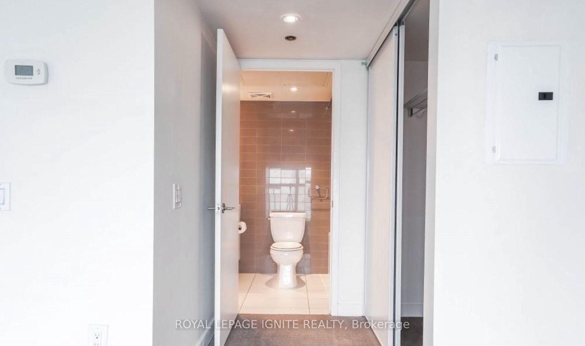 Photo 13 of Unit 4111, 75 Queens Wharf Road, Toronto, Waterfront Communities — HOMEH