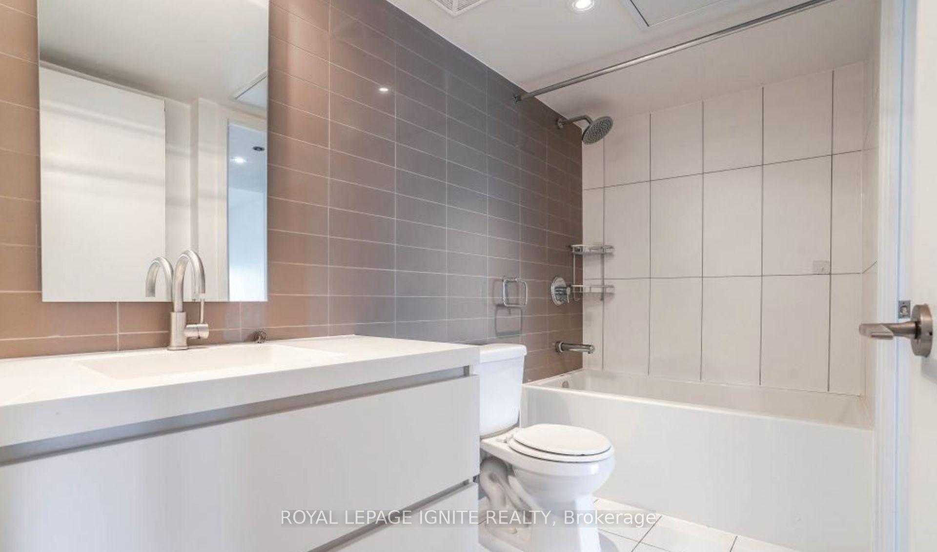 Photo 14 of Unit 4111, 75 Queens Wharf Road, Toronto, Waterfront Communities — HOMEH