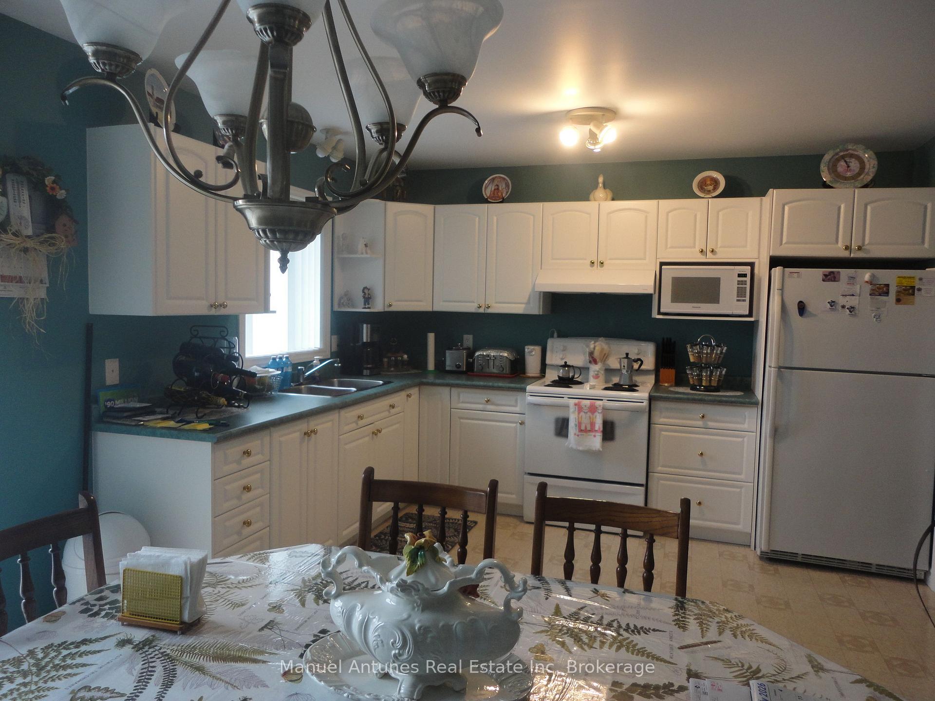 Photo 11 of 15 47th Street S, Wasaga Beach — HOMEH