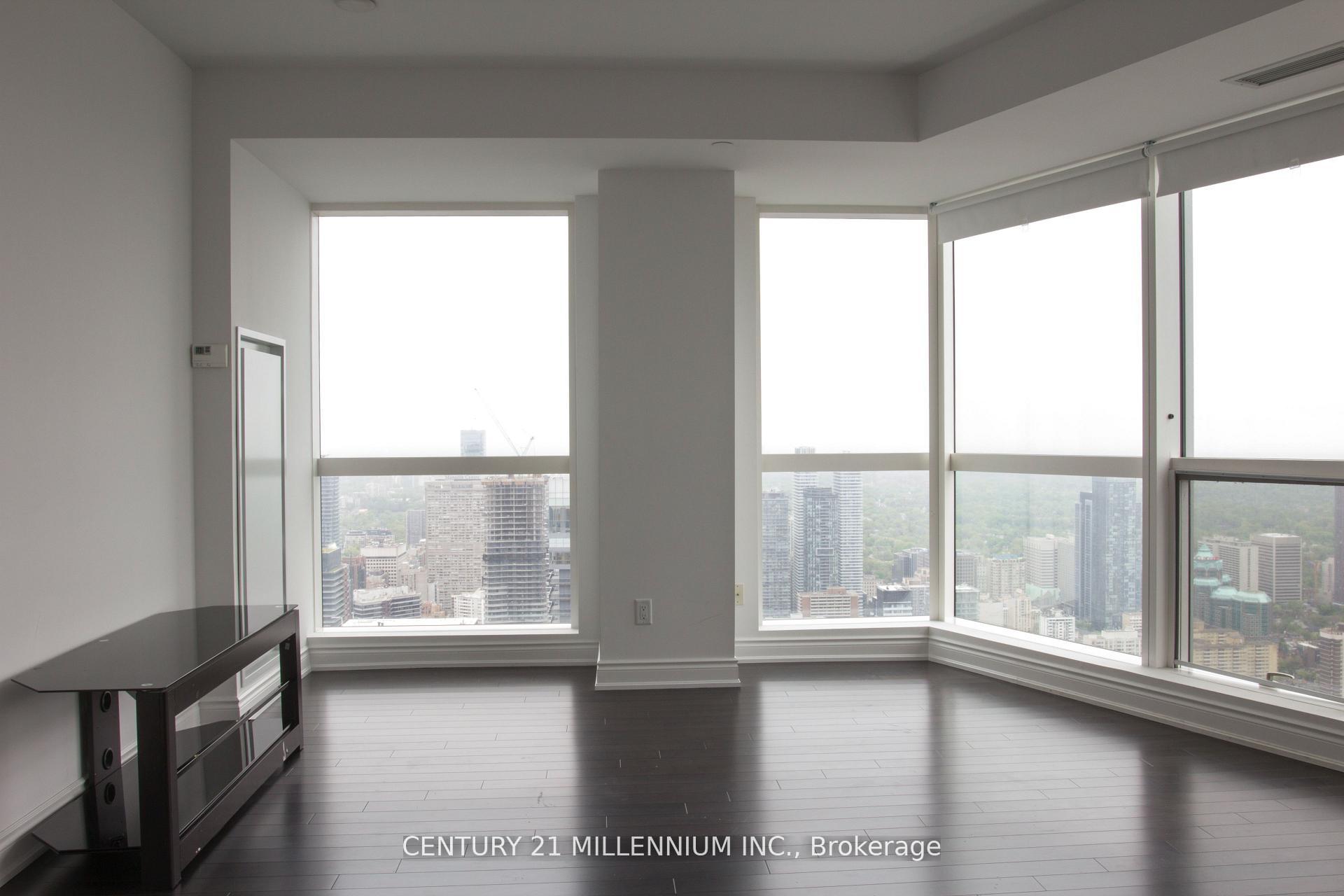 Photo 4 of Unit 7002, 388 Yonge Street, Toronto, Bay Street Corridor — HOMEH