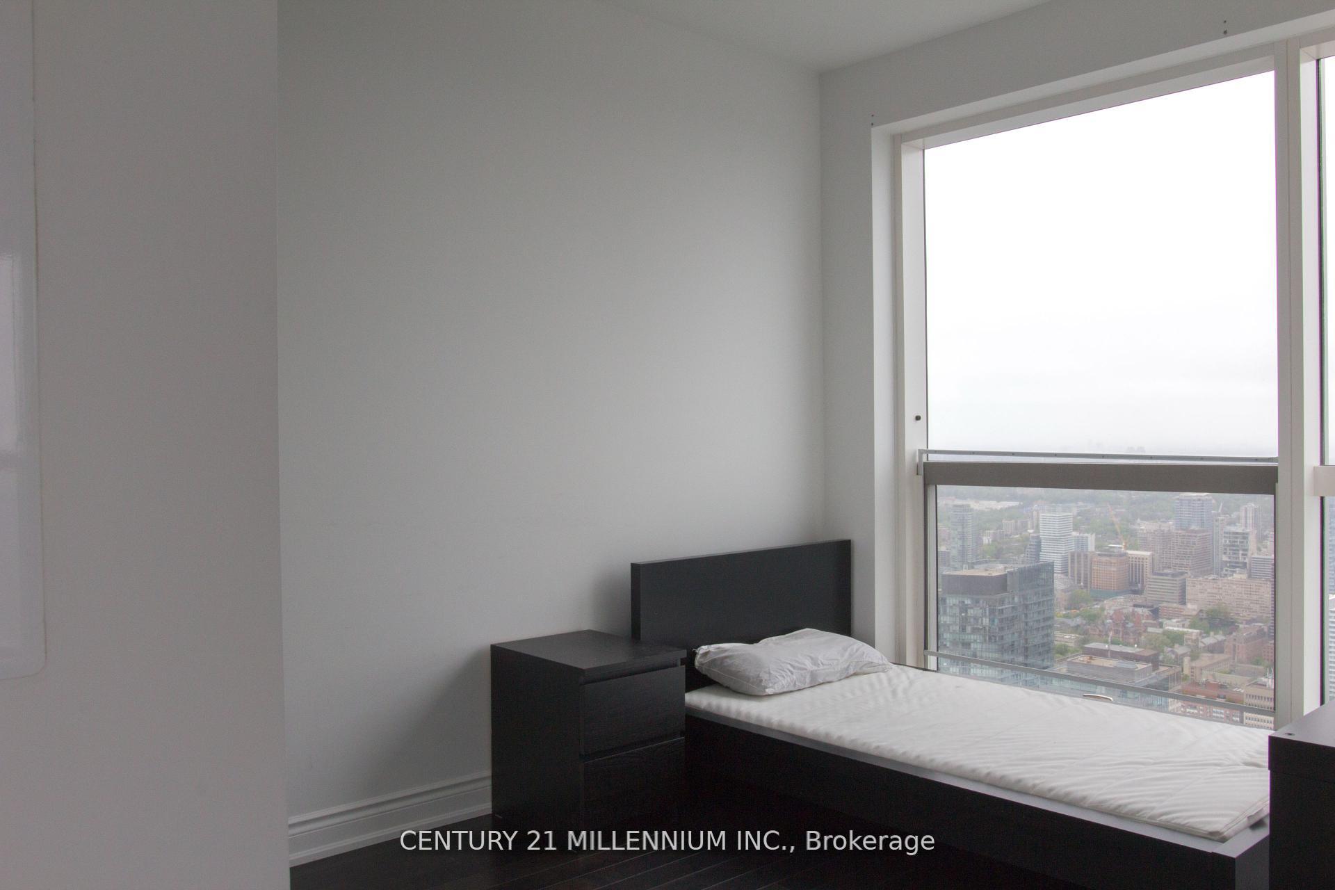 Photo 5 of Unit 7002, 388 Yonge Street, Toronto, Bay Street Corridor — HOMEH