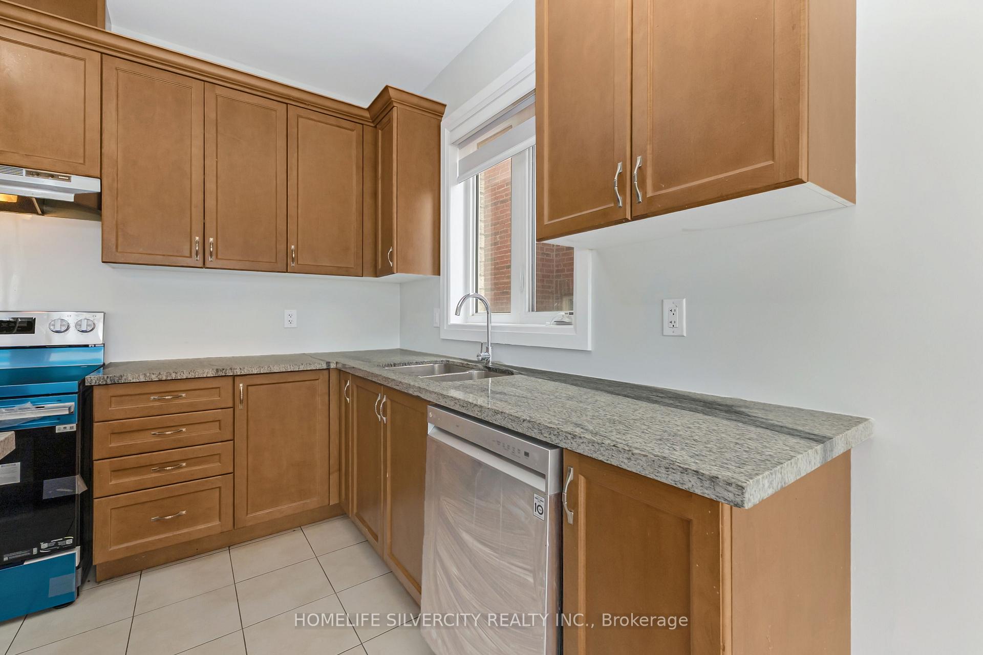 Photo 19 of 56 Donald Stewart Road, Brampton, Northwest Brampton — HOMEH