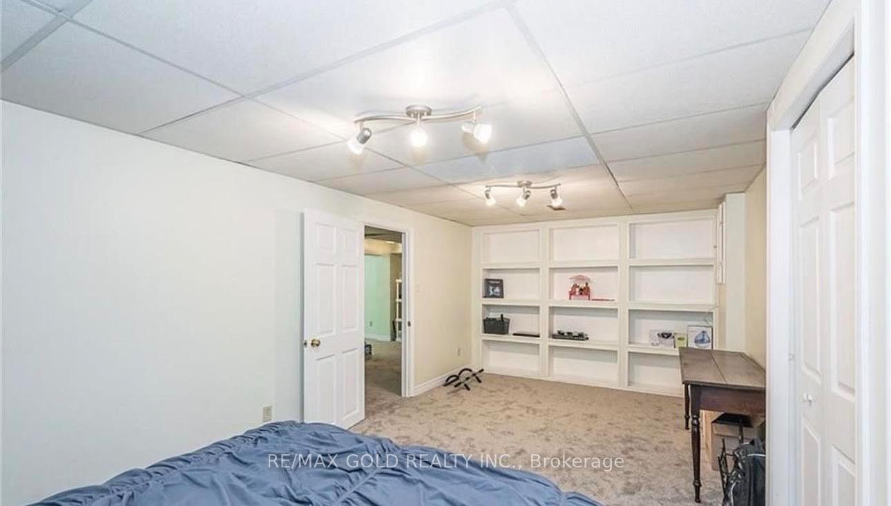 Photo 3 of 5 Havenwood Court, Kitchener, Forest Heights — HOMEH