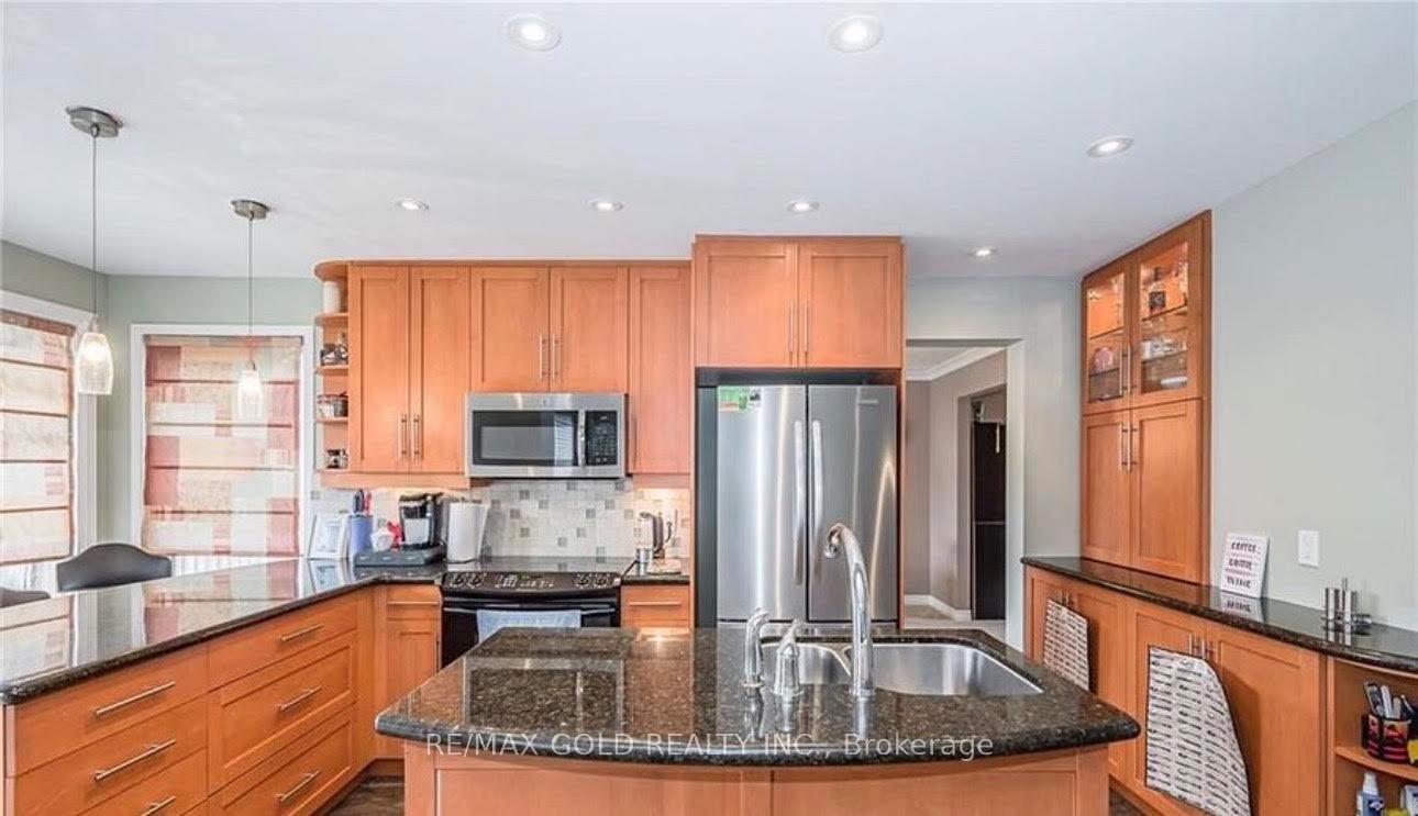 Photo 6 of 5 Havenwood Court, Kitchener, Forest Heights — HOMEH