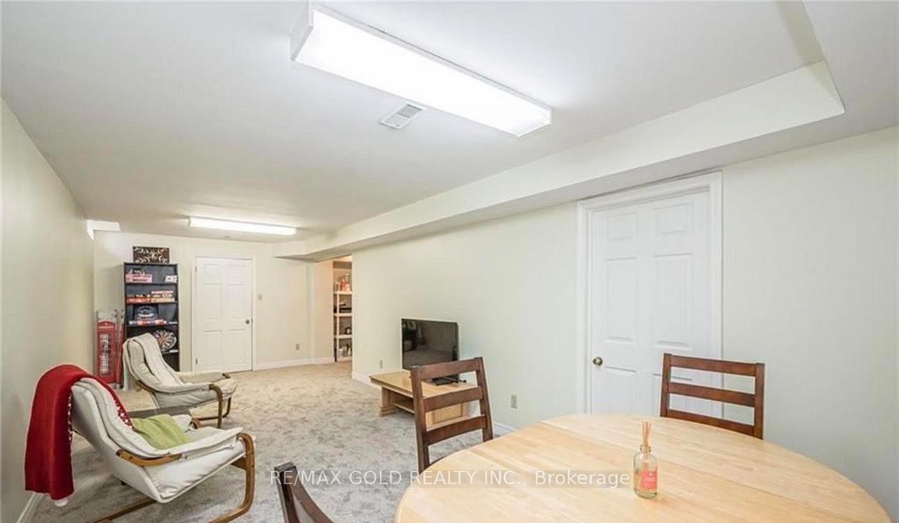 Photo 7 of 5 Havenwood Court, Kitchener, Forest Heights — HOMEH