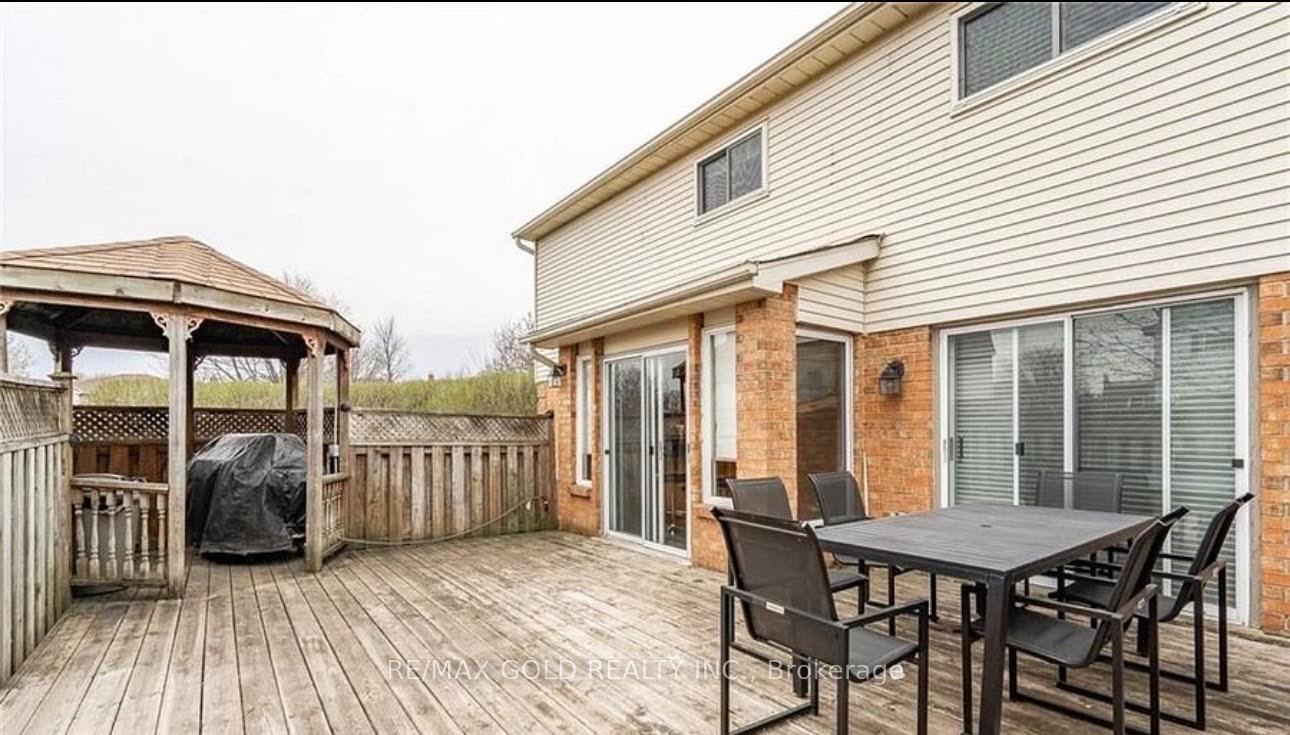 Photo 12 of 5 Havenwood Court, Kitchener, Forest Heights — HOMEH