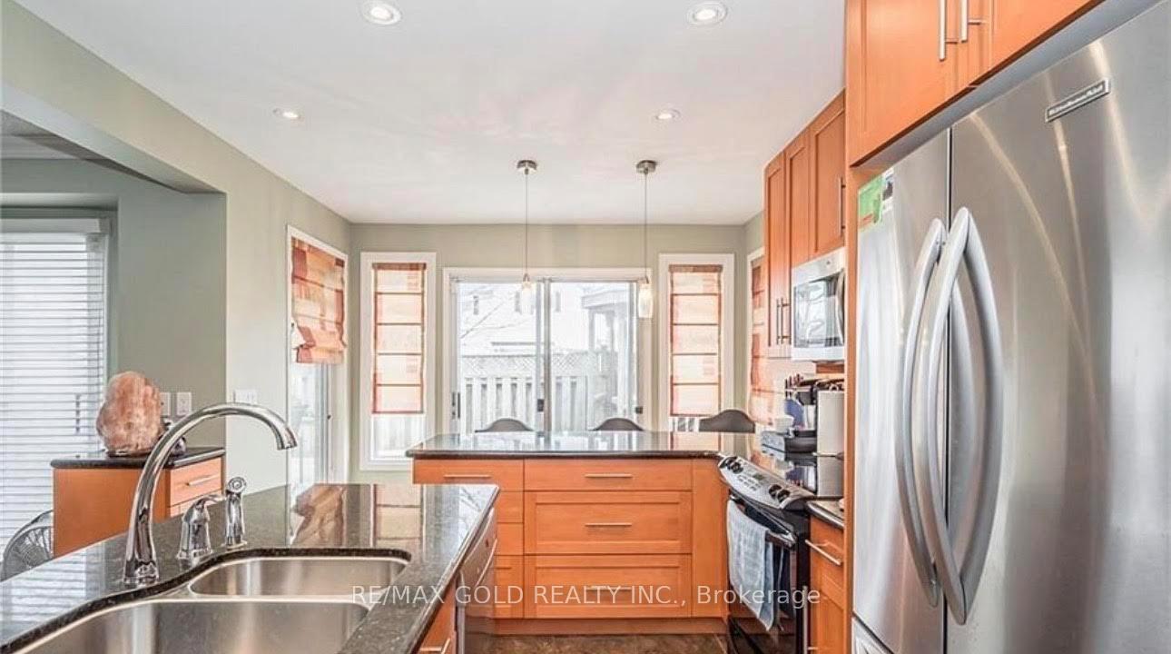 Photo 8 of 5 Havenwood Court, Kitchener, Forest Heights — HOMEH
