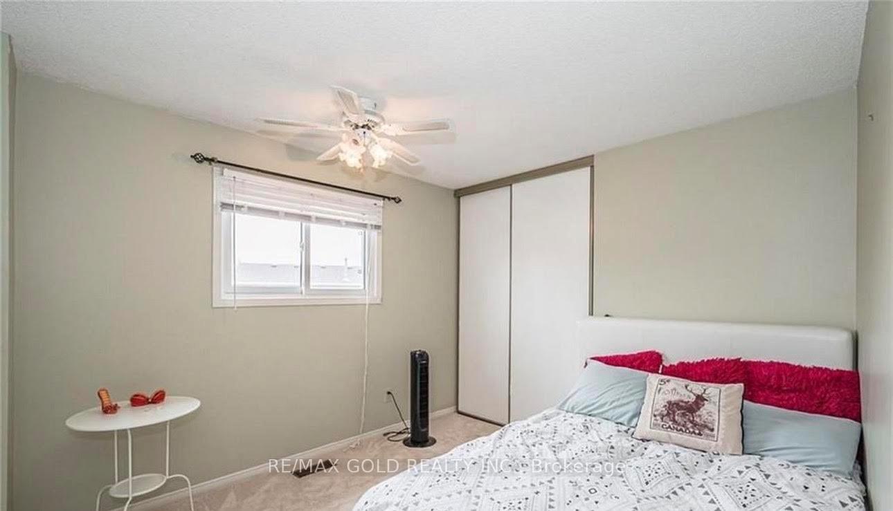 Photo 9 of 5 Havenwood Court, Kitchener, Forest Heights — HOMEH