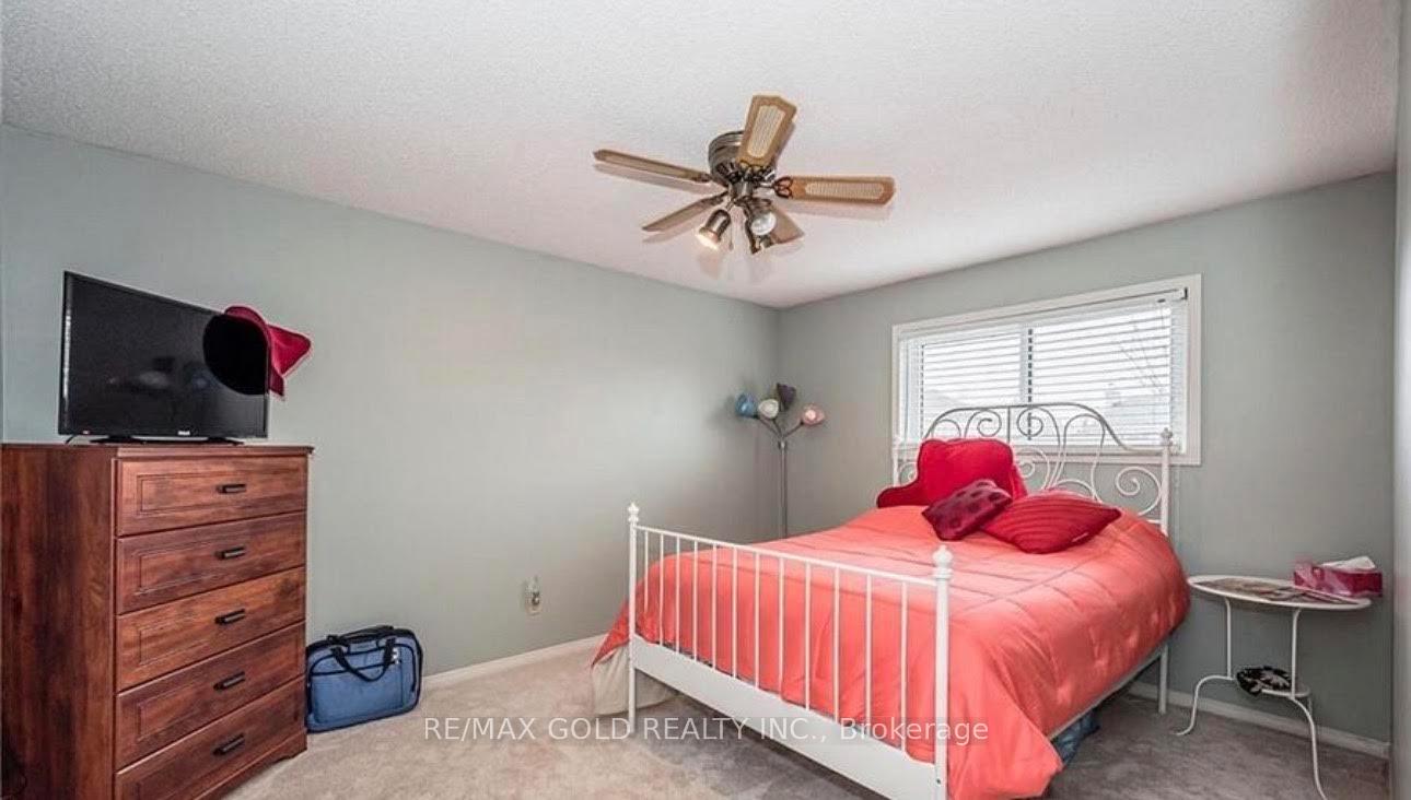 Photo 10 of 5 Havenwood Court, Kitchener, Forest Heights — HOMEH