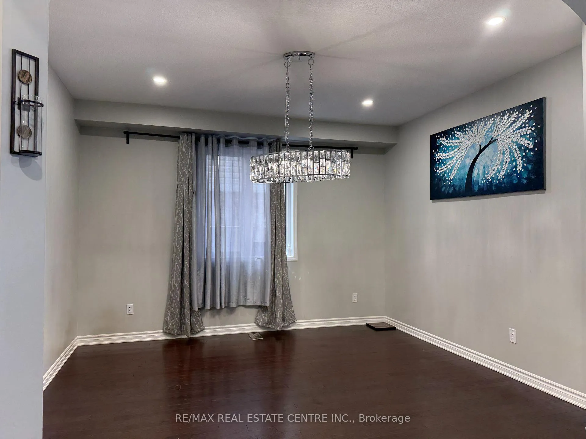 Photo 5 of 300 Ridge Road, Cambridge, Silver Heights — HOMEH